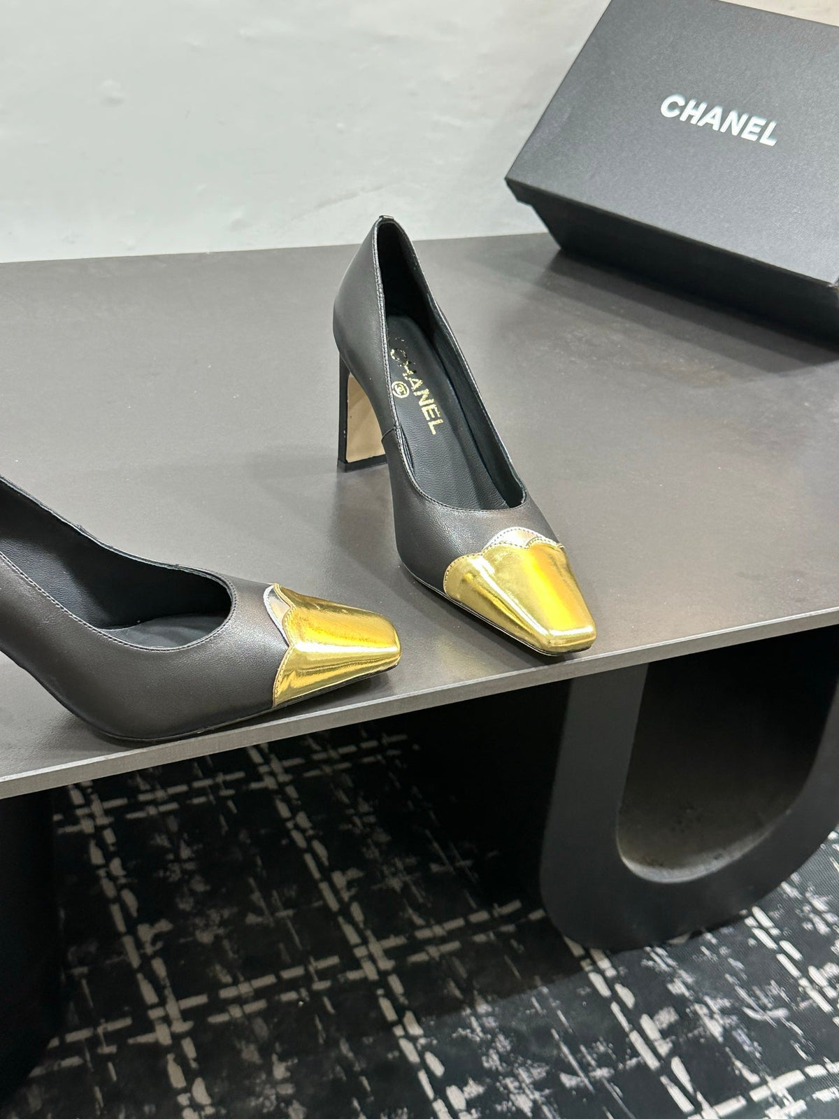 Chanel 2026 Chunky Heels Pumps Leather Sheepskin 832527