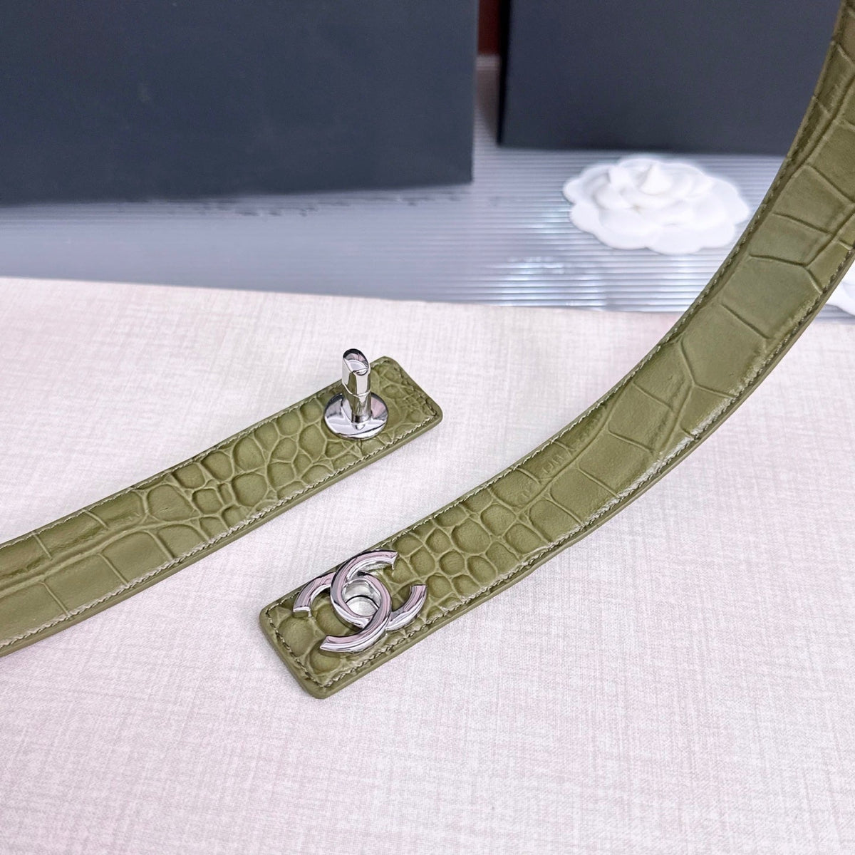 CC Fall Winter 2026 3cm Belt Khaki Gold Crocodile-Embossed Leather
