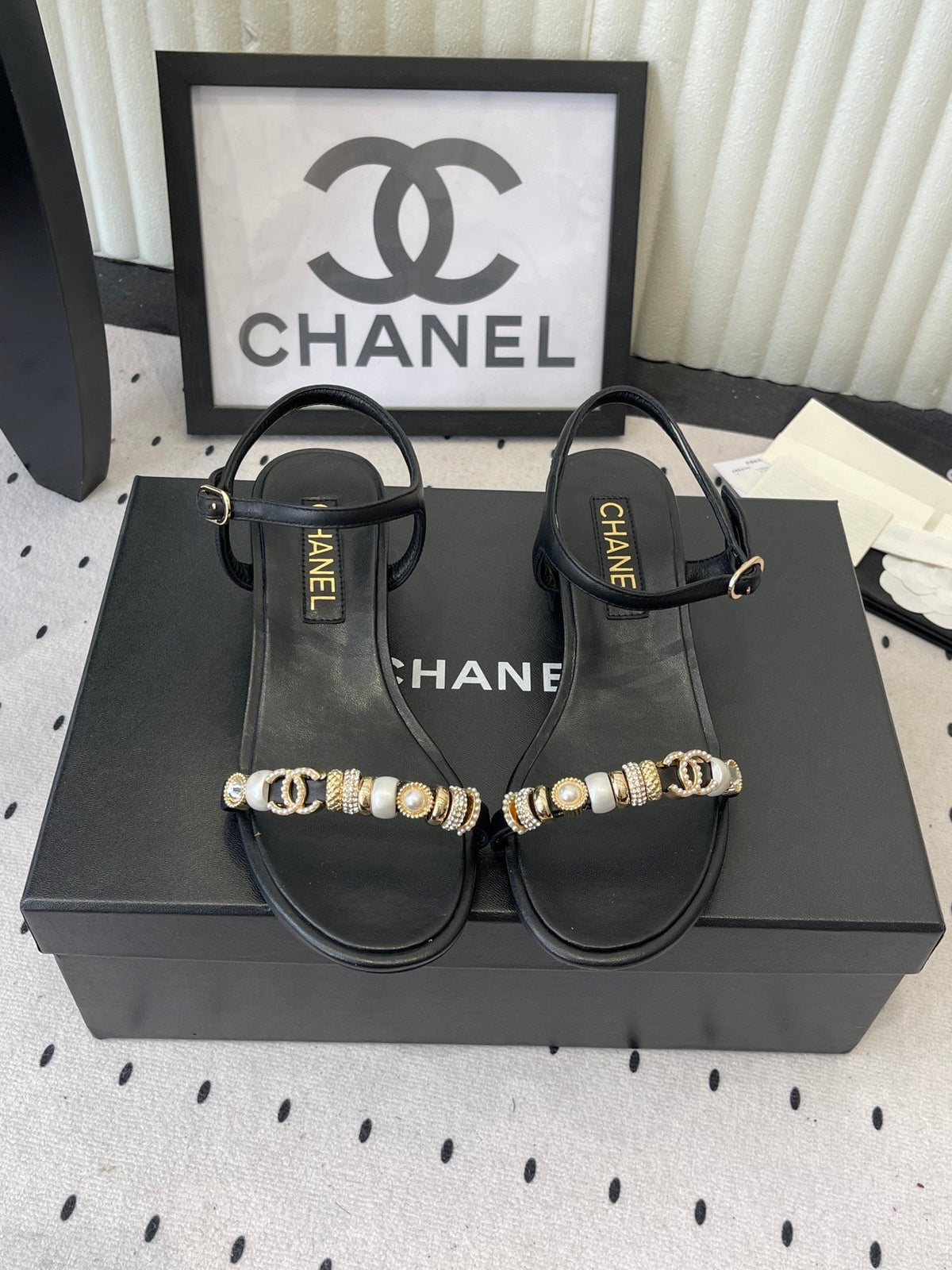 CC 26s Sandals 35 Black Sheepskin Pearls 650100