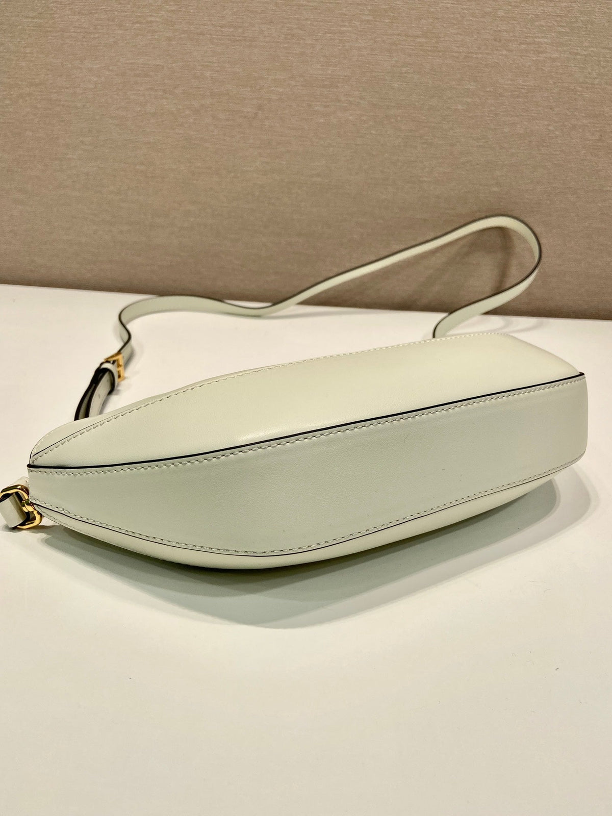 DUMPLING BAG 30 IN WHTE CALFSKIN