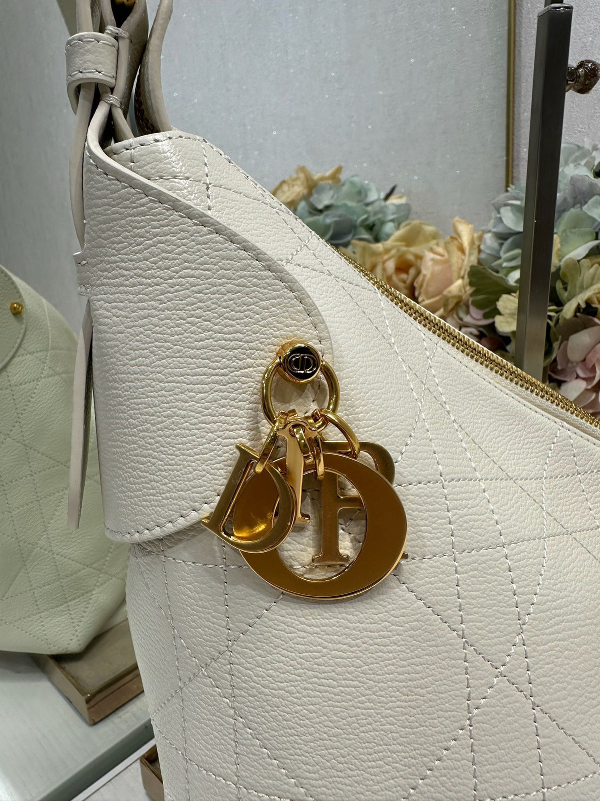 CD Large Dior Voyage Bag 34cm White Macrocannage Calfskin 288641