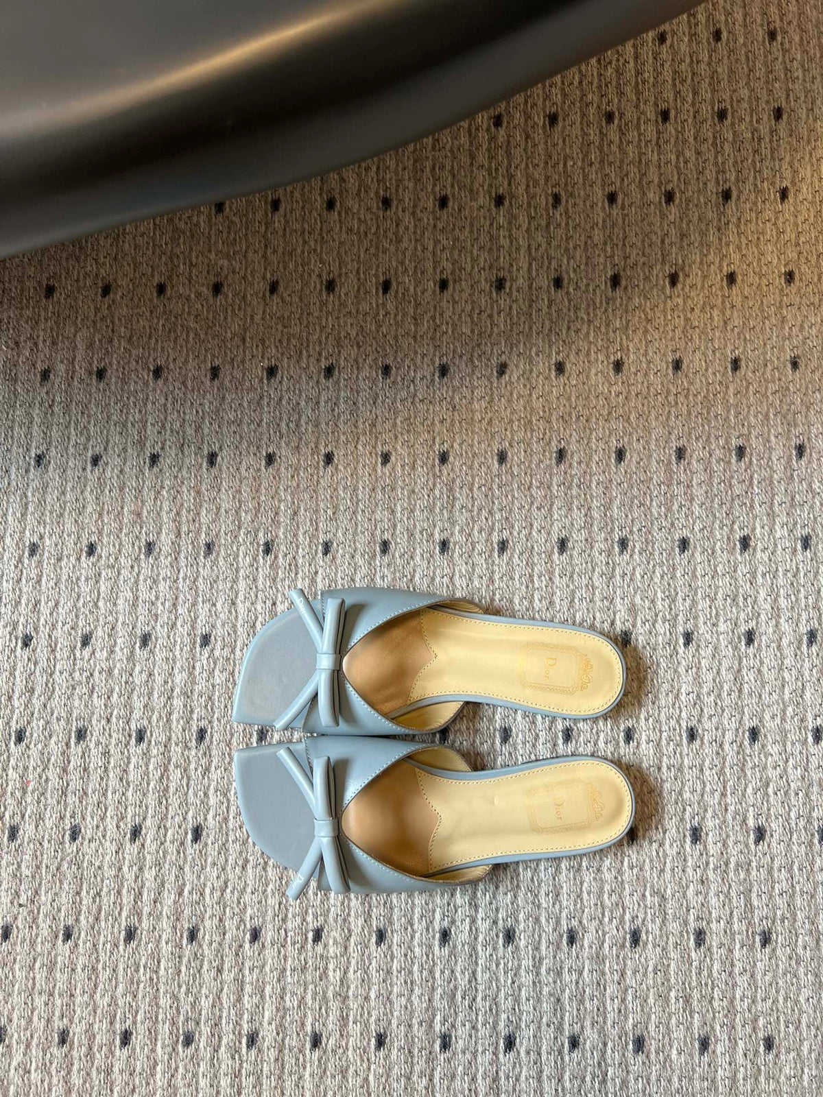 CD 26s Bow Slide Light Blue Satin 820000