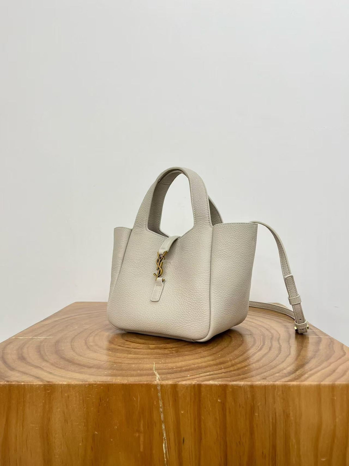 YSL Le 5 À 7 Baby Bea Cream Grained Leather