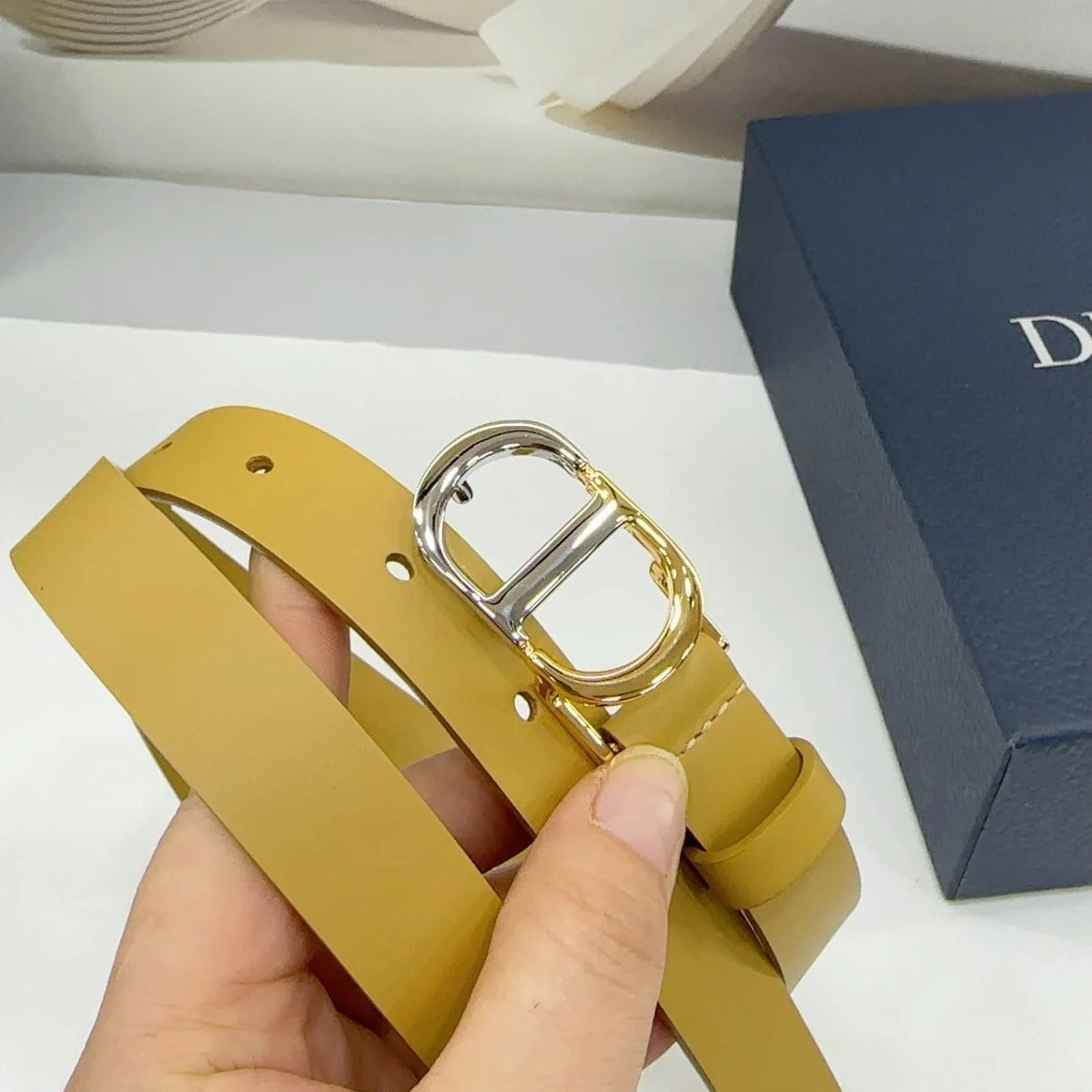 Dior 2026 Two-Tone Buckle Belt 20mm Leather 186140