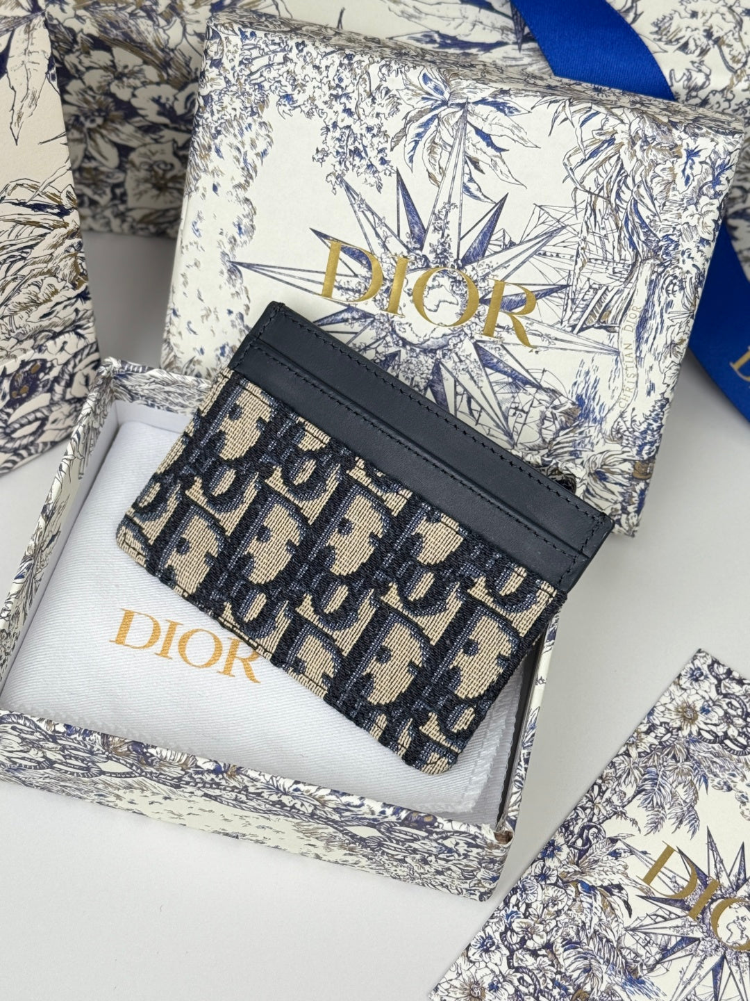 CD 30 Montaigne Freesia Card Holder 10cm Blue Jacquard