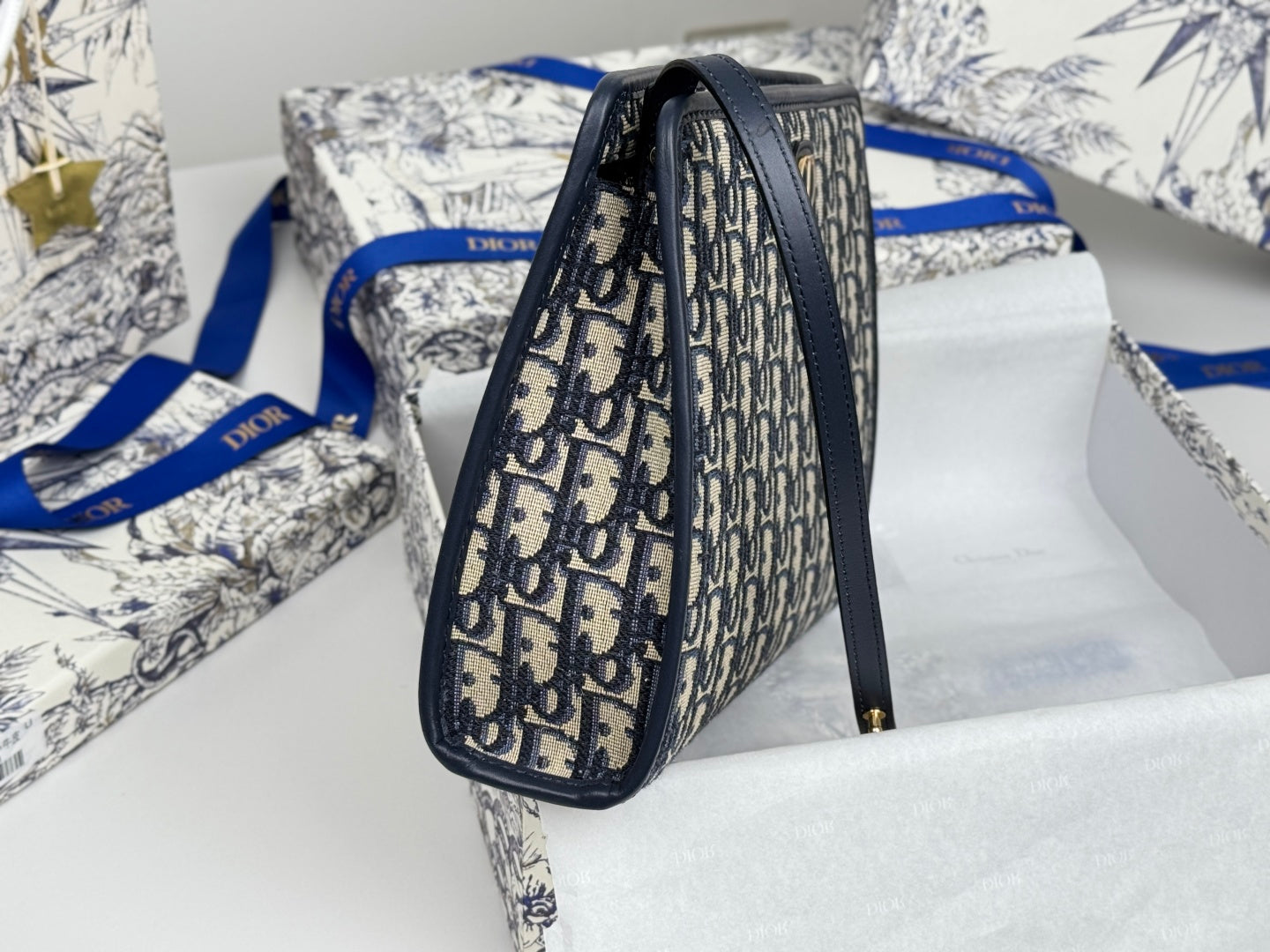 CD 30 Montaigne Dea Pouch 26cm Blue Jacquard  258619