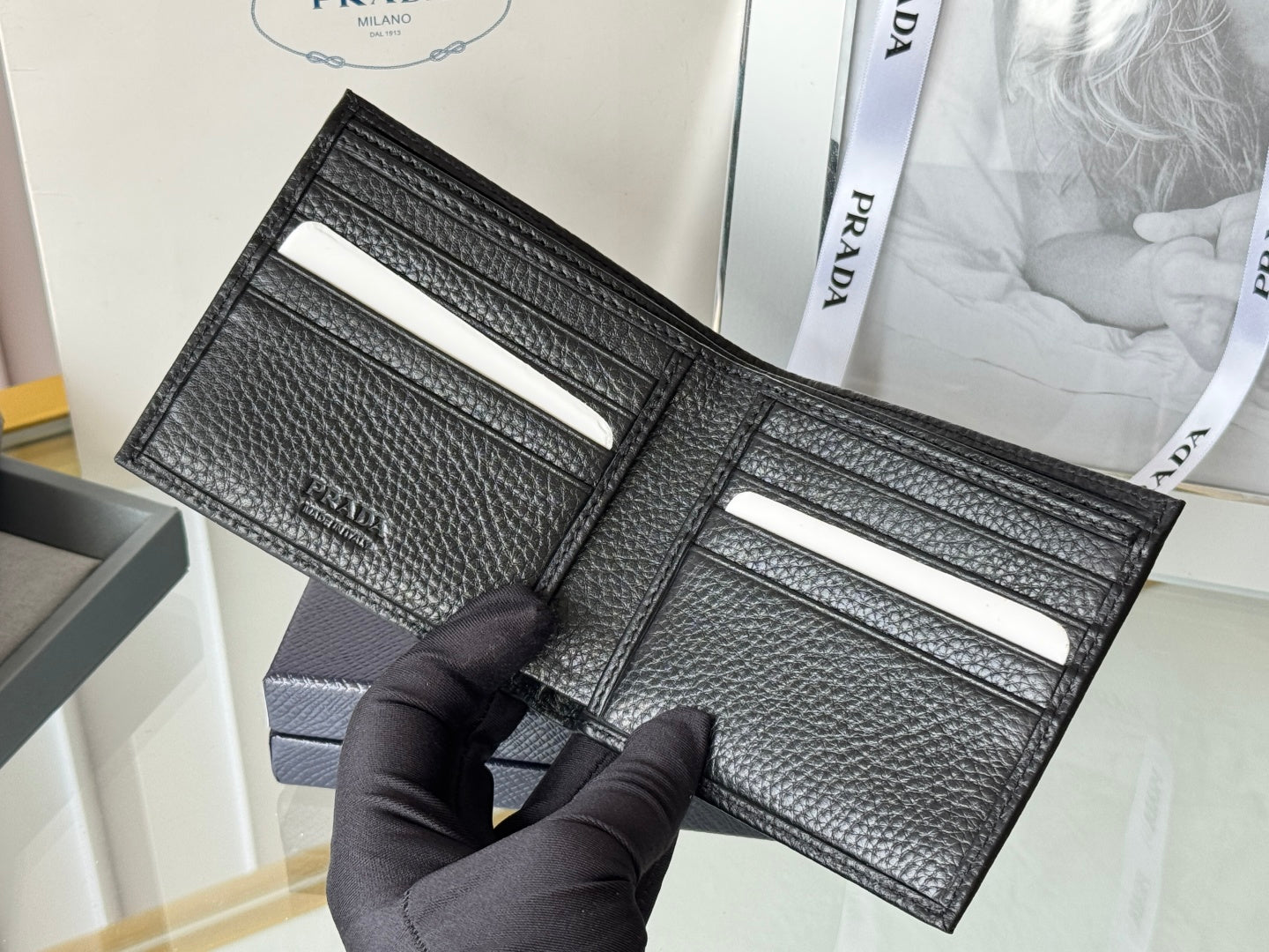 Pra 2M0513  Metal Triangle Logo Wallet 11cm Black lychee-grained cowhide