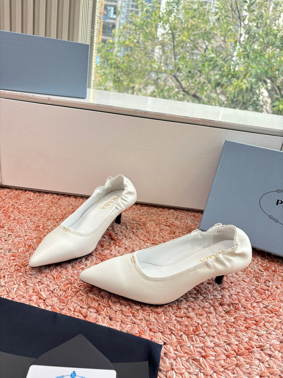 Prada Pointed-Toe Pumps White Leather 604170