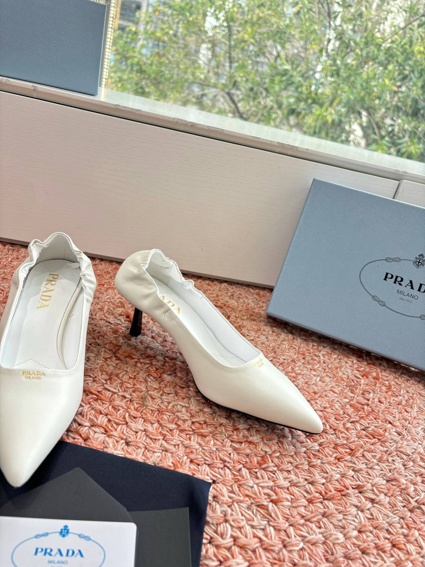 Prada Pointed-Toe Pumps White Leather 604170