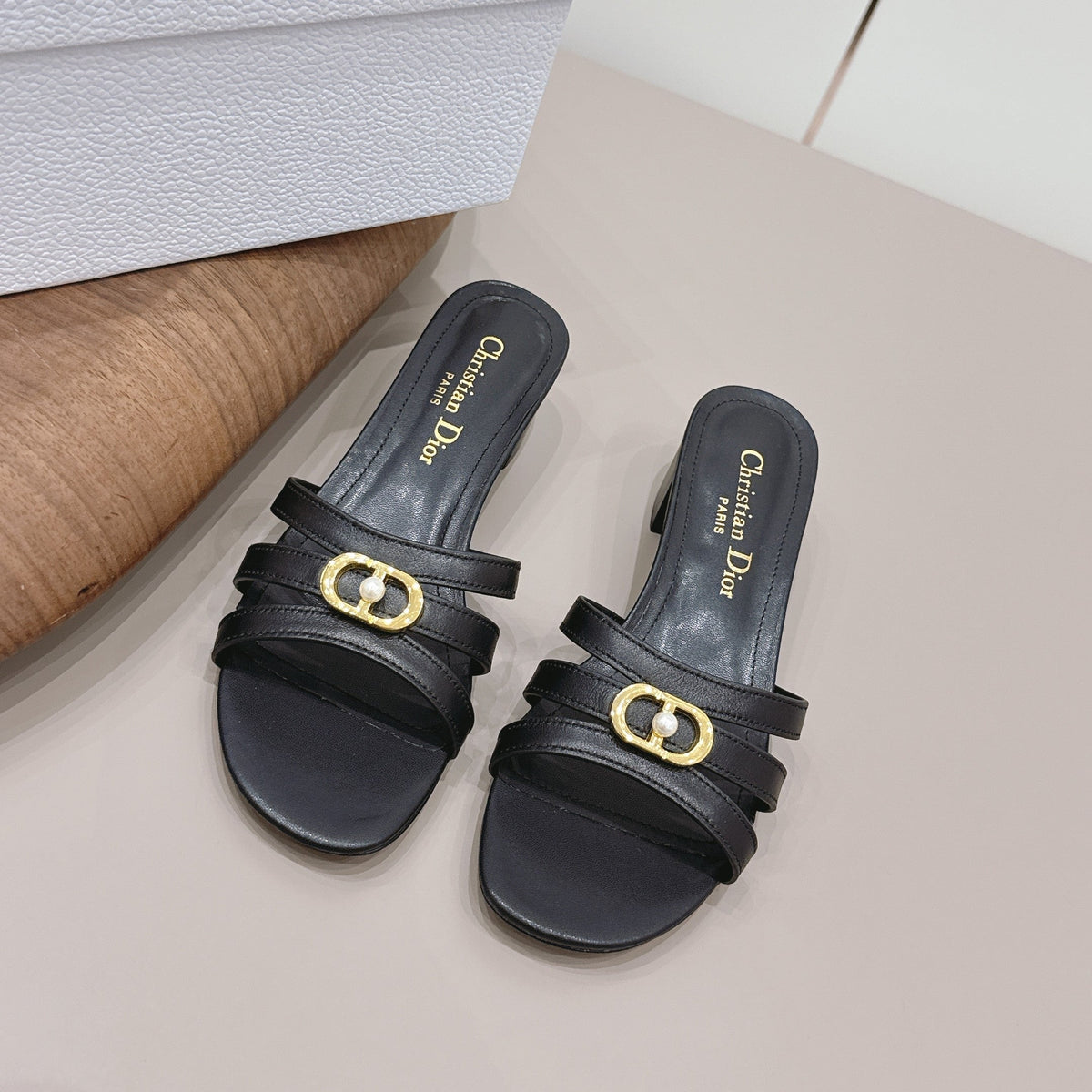 CD 26s 30M Sandal 4.5cm Black Calfskin 738219