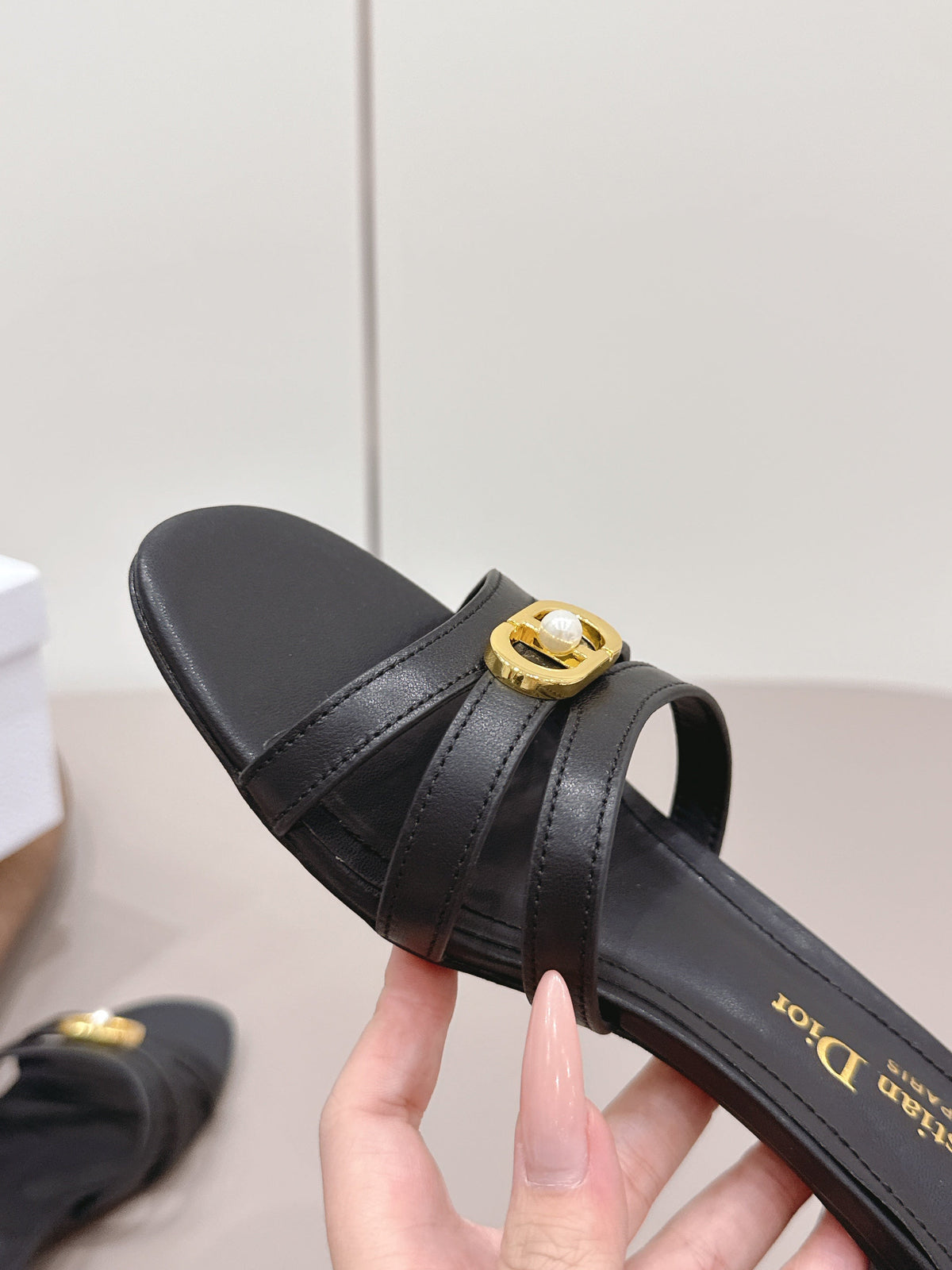 CD 26s 30M Sandal 4.5cm Black Calfskin 738219