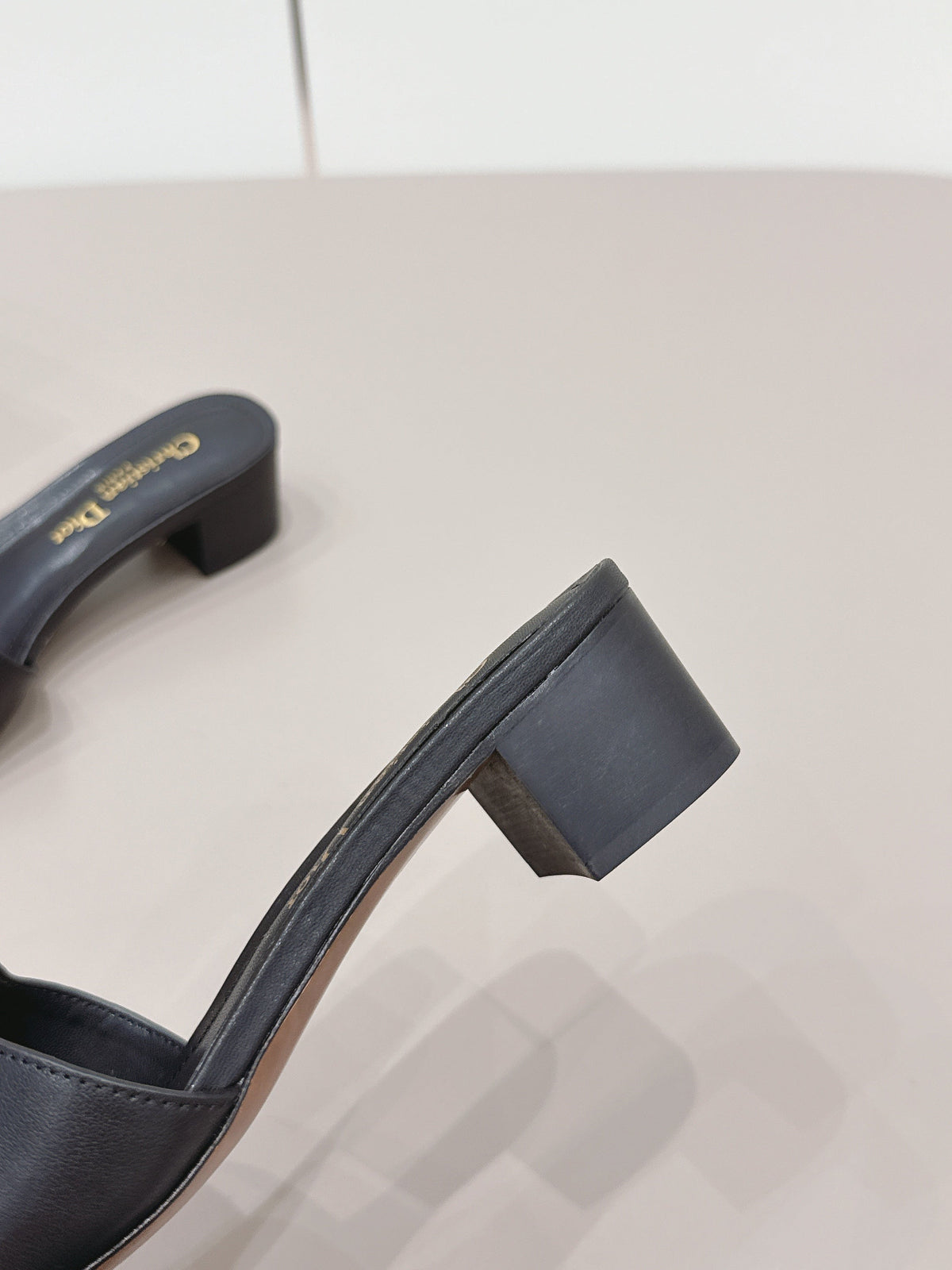 CD 26s Round-Toe Sandals 4.5cm Black Calfskin 738233