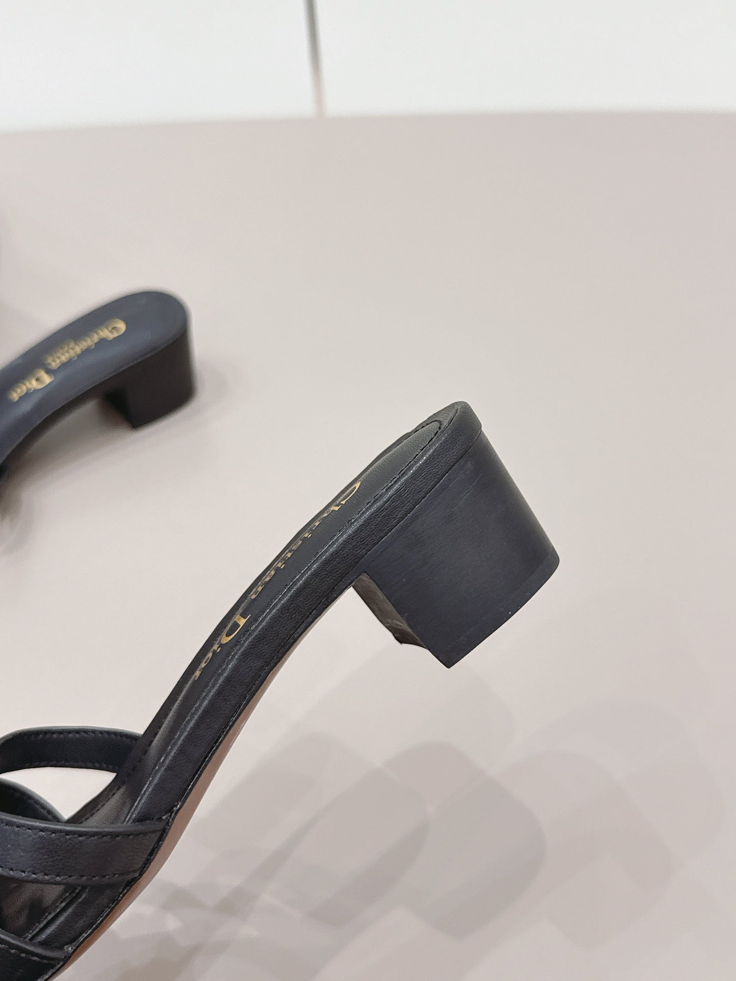 CD 26s D-Club Sandal 4.5cm Black Calfskin 738241