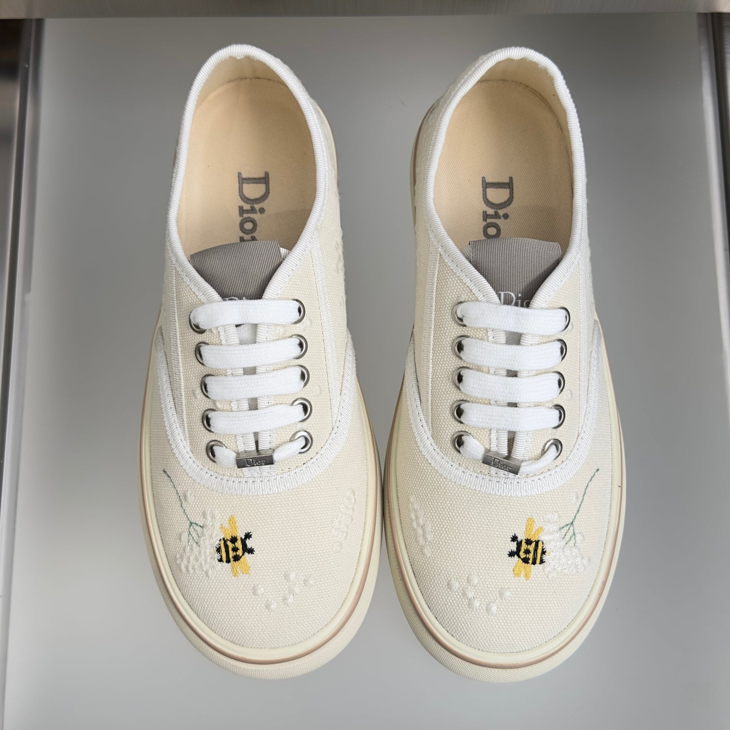 CD 26s Saltwind Sneakers Cream Canvas 920080