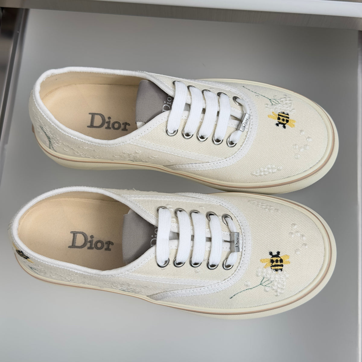 CD 26s Saltwind Sneakers Cream Canvas 920080