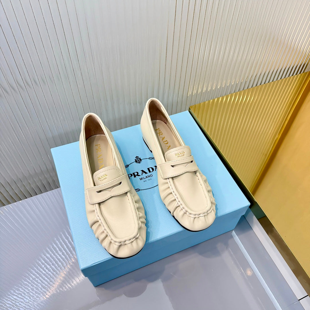 Prada 26s Loafer White Pleated Leather 837704