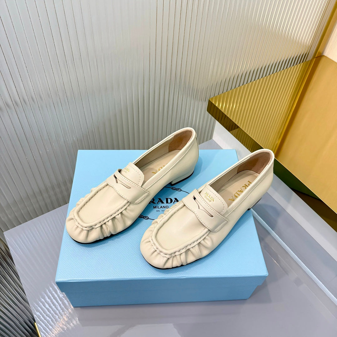 Prada 26s Loafer White Pleated Leather 837704