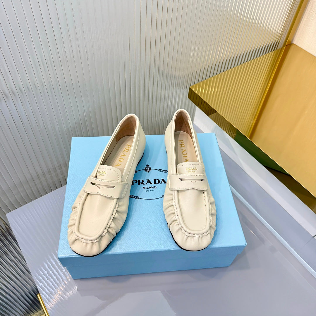 Prada 26s Loafer White Pleated Leather 837704