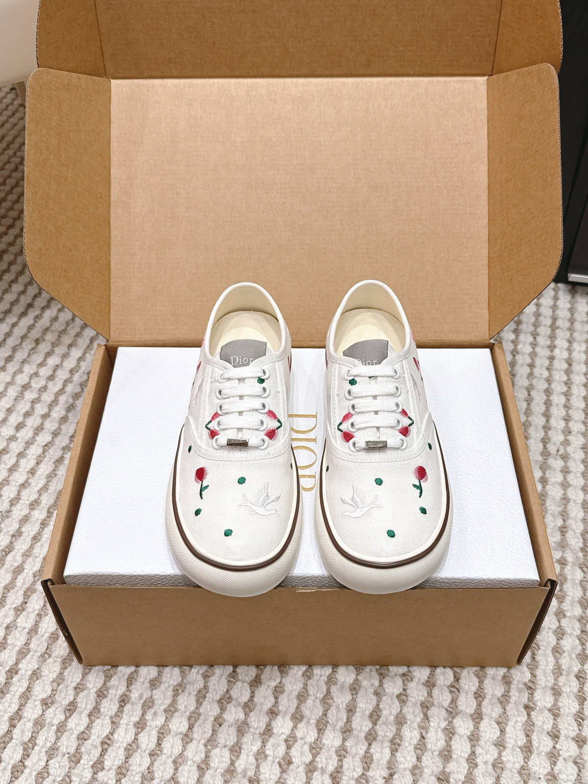 CD Saltwind Sneakers White Dove & Rose Embroidery Canvas 632440