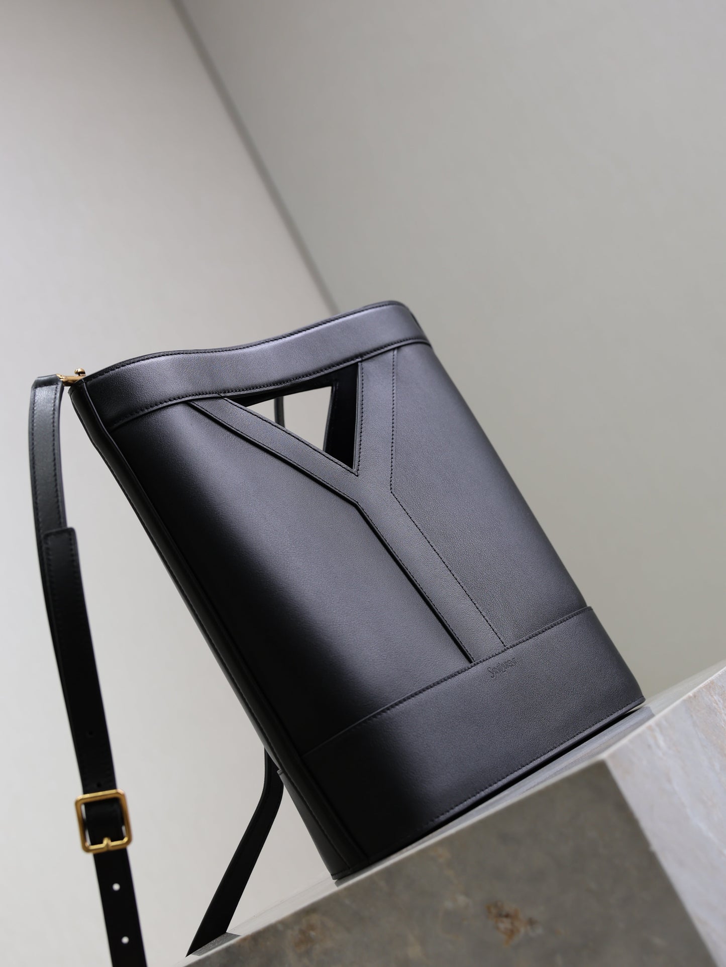 Prada Y Small Bucket 23cm Black Leather