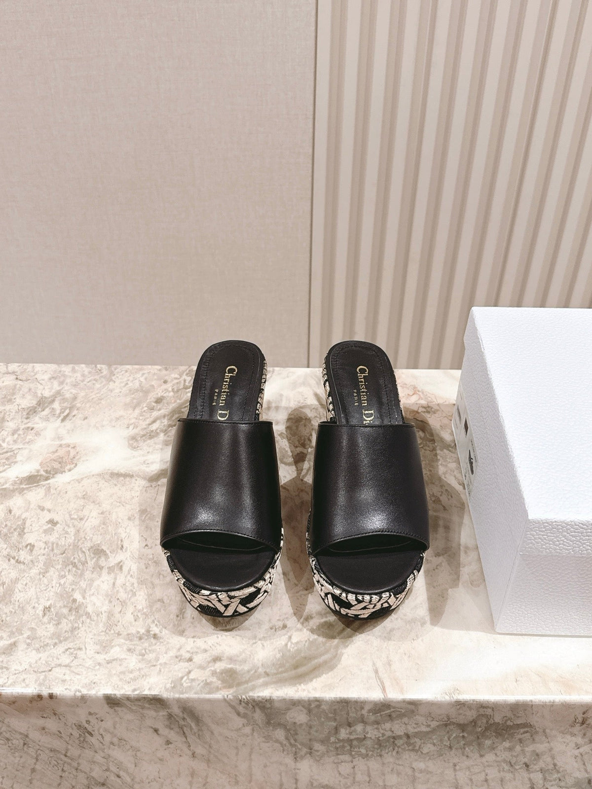 CD Attitude Wedge Slide 85mm Black Calfskin 483085