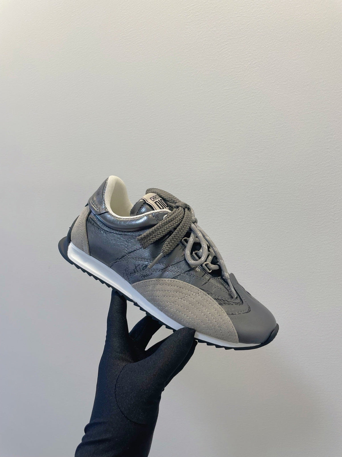 CD 26s D-Sketch Sneakers Sliver Taupe Suede Lambskin 908094