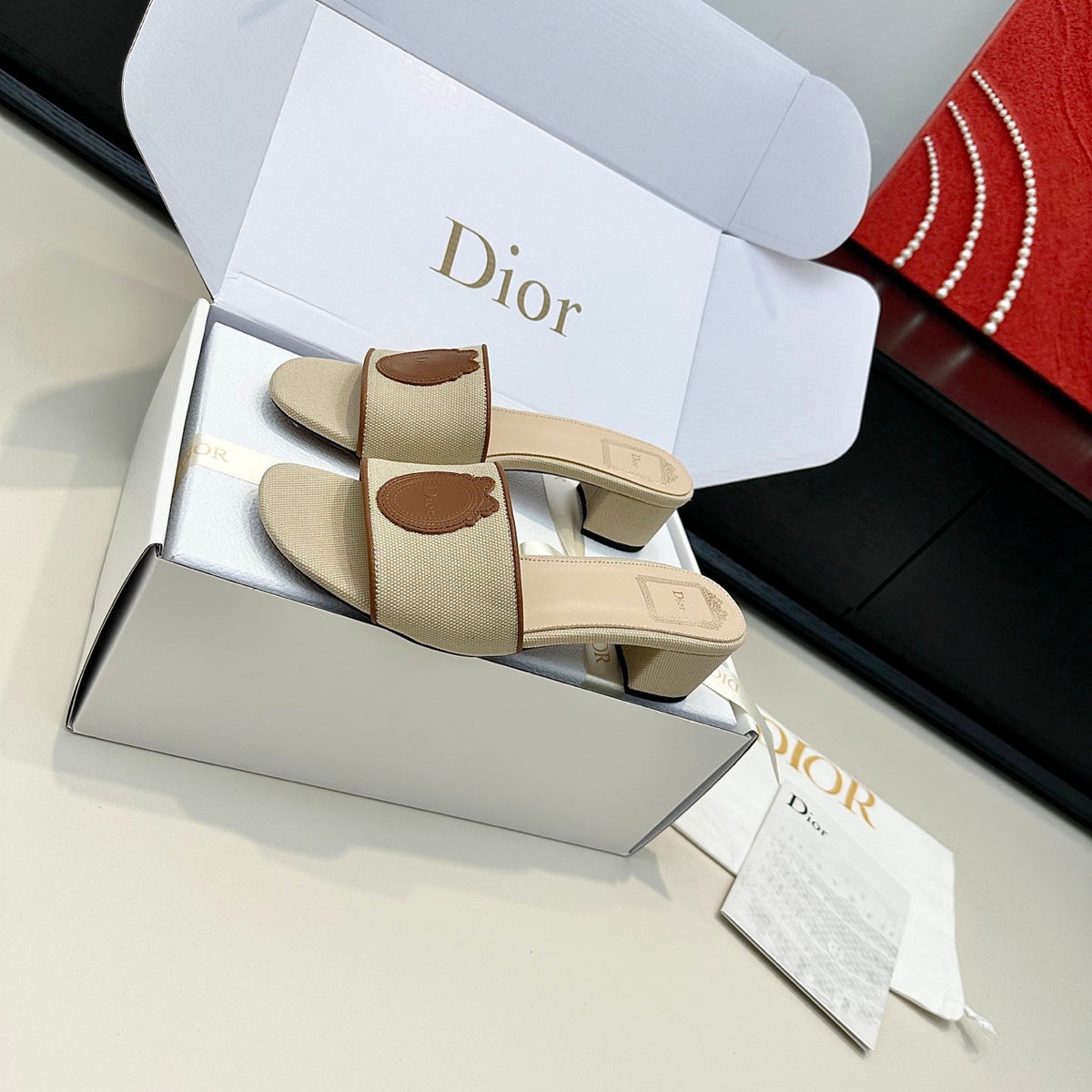 CD Médaillon Slide 4.5cm Cream Brown Denim 899860