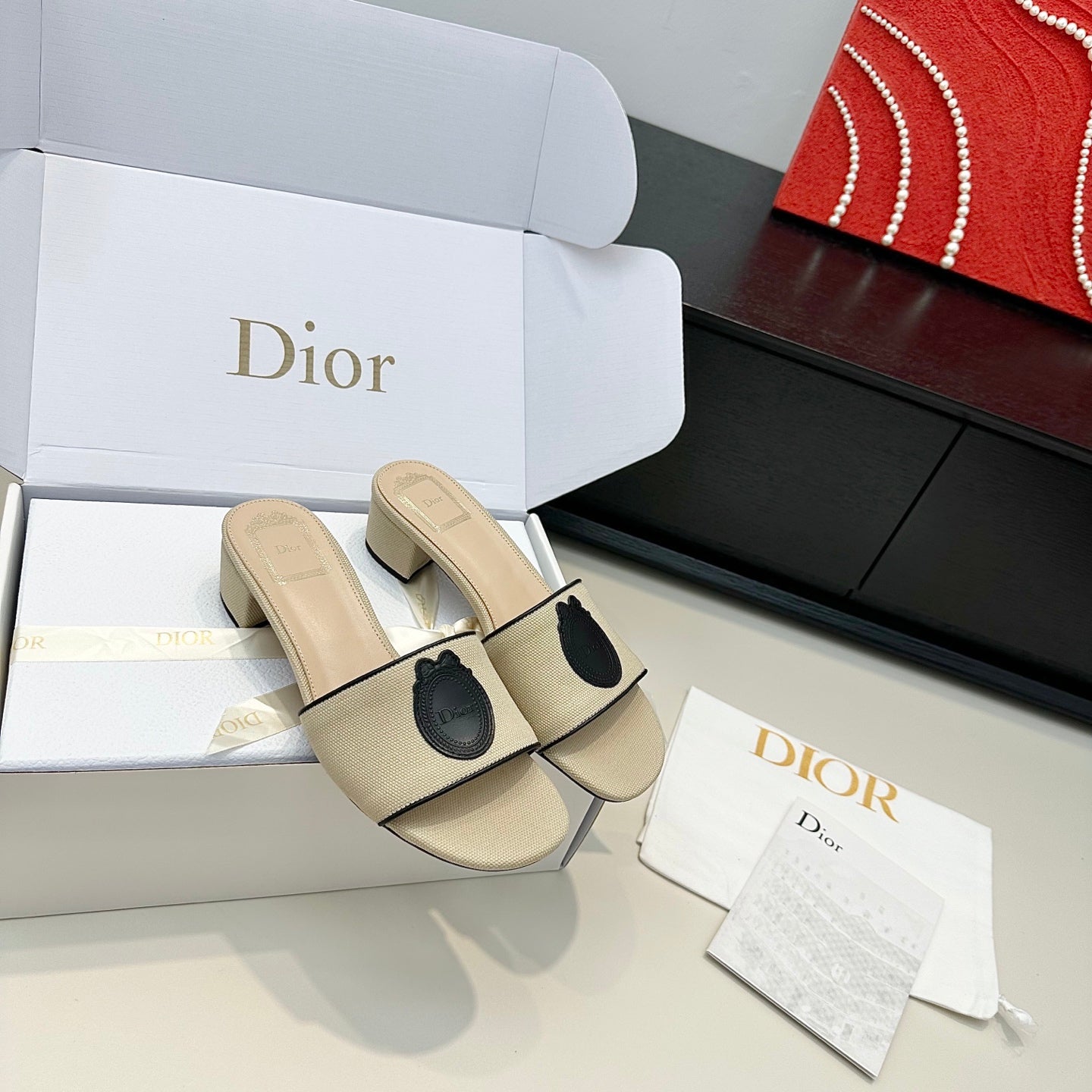 CD Médaillon Slide 4.5cm Cream Black Denim 899861