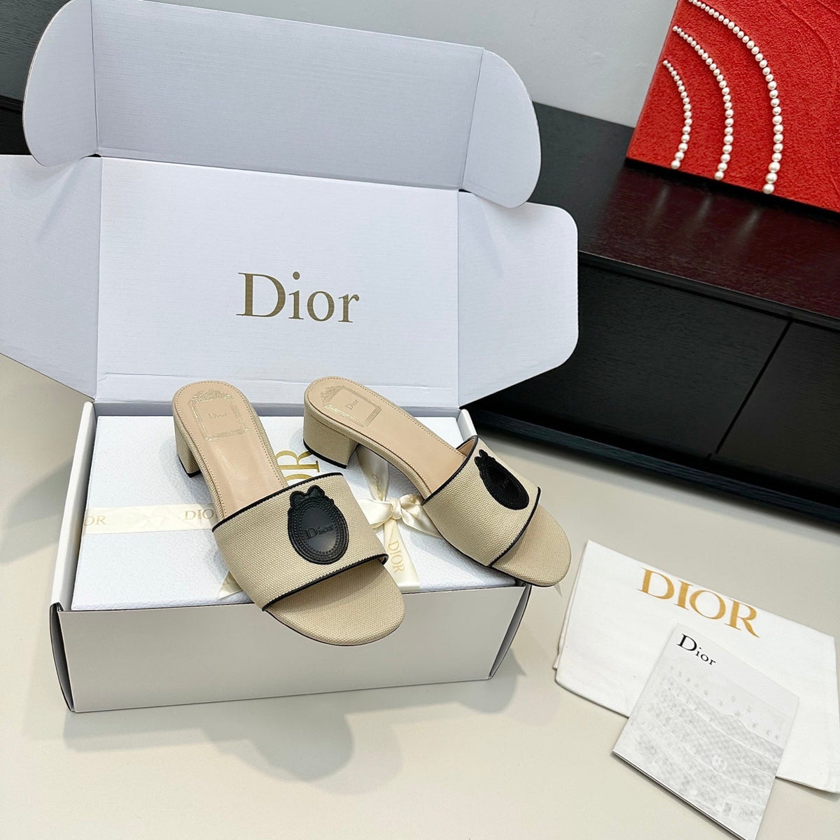 CD Médaillon Slide 4.5cm Cream Black Denim 899861