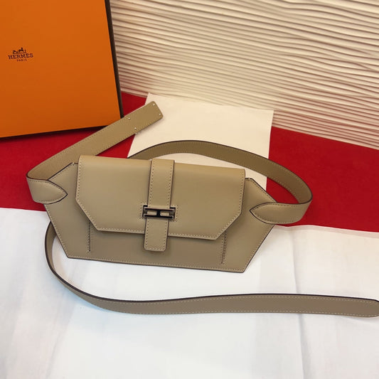 HM Elan Pocket Belt Khahi Sliver Calfskin 202788