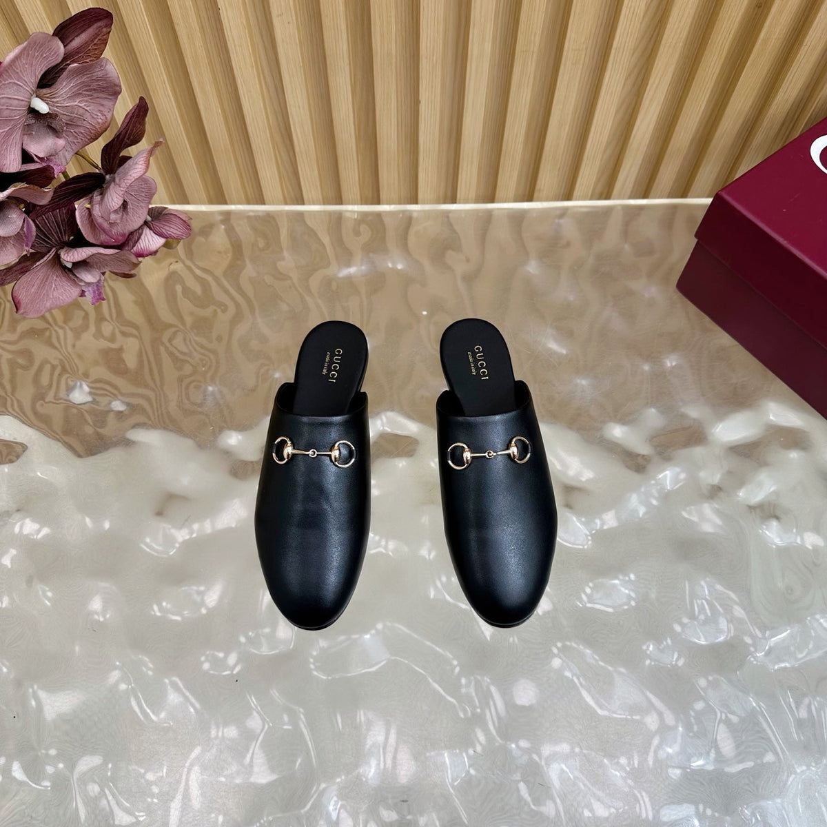 Gucci 25 Horsebit Mule Black Gold Cowhide 436323
