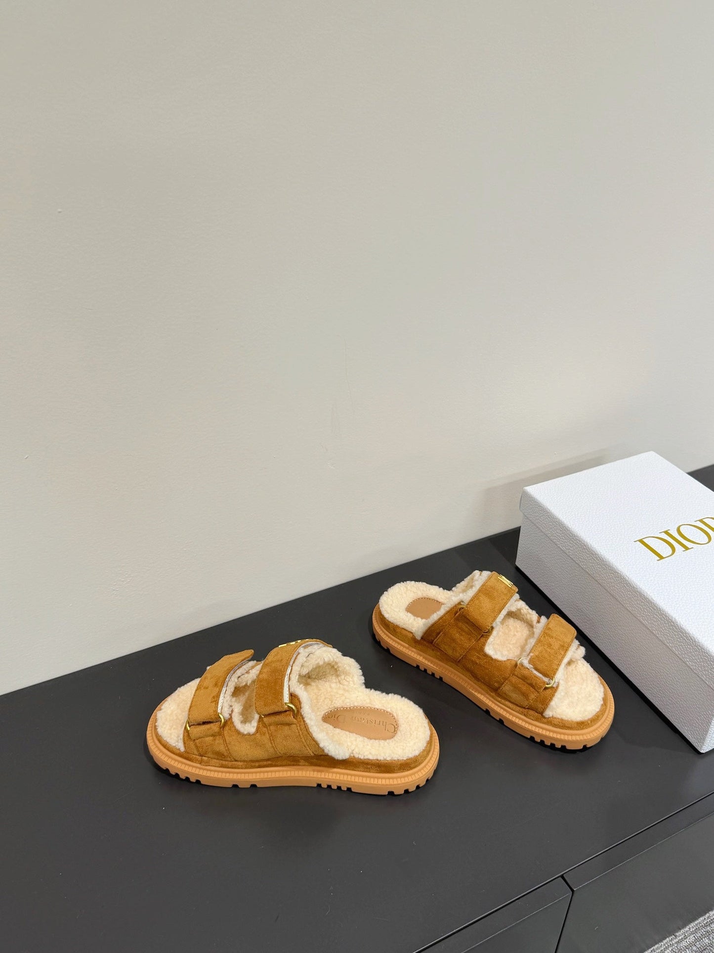 Dioract Slide In Caramel Suede And Wool Fleece Lining 109877