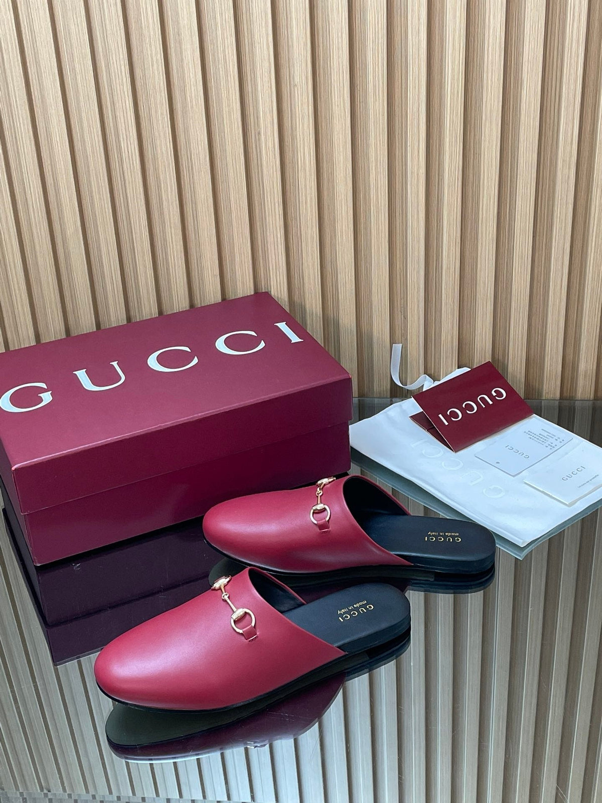 Gucci 25 Horsebit Mule Red Gold Cowhide 563084