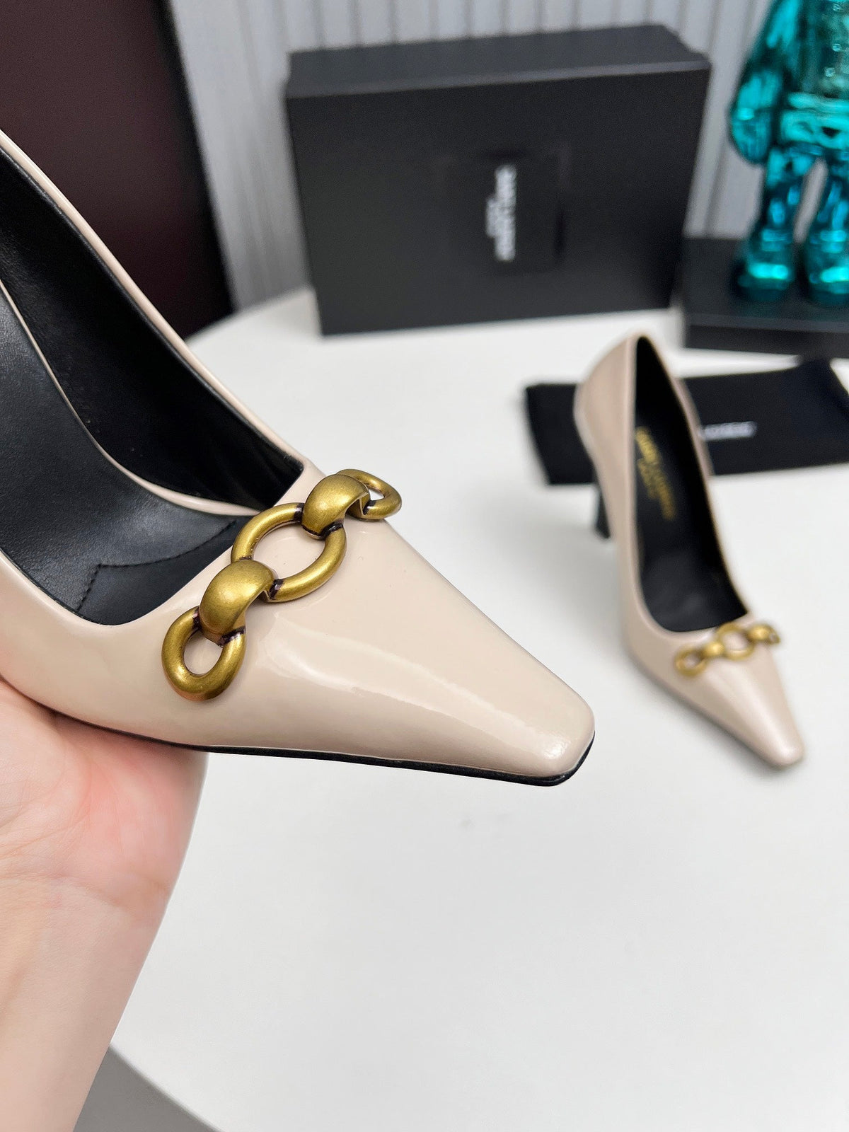 YSL Hermione Pump 11cm Beige Patent Leather 680400
