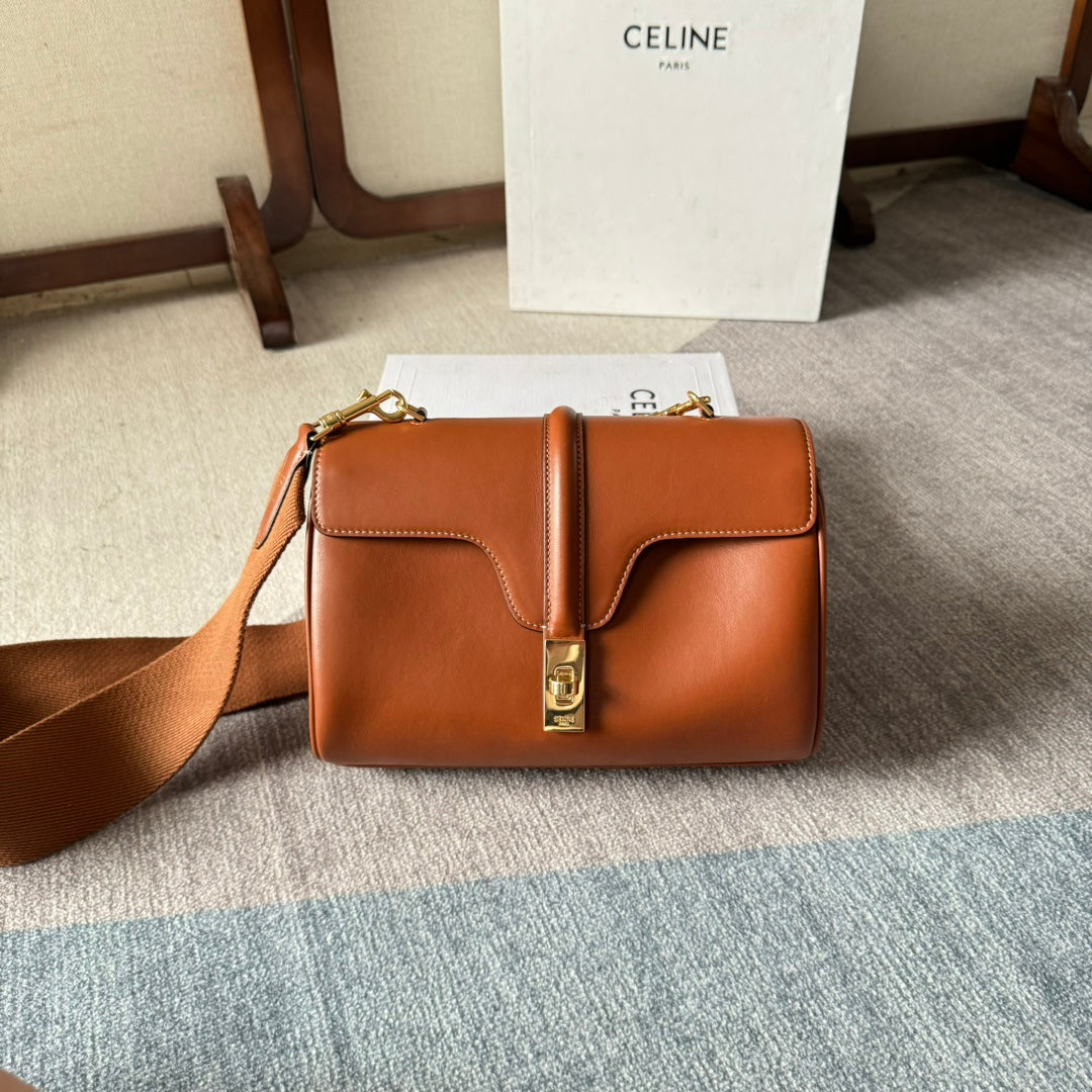 FLAP SHOULDER BAG 23 IN BRONZE BROWN LAMBSKIN GOLD HARDWARE