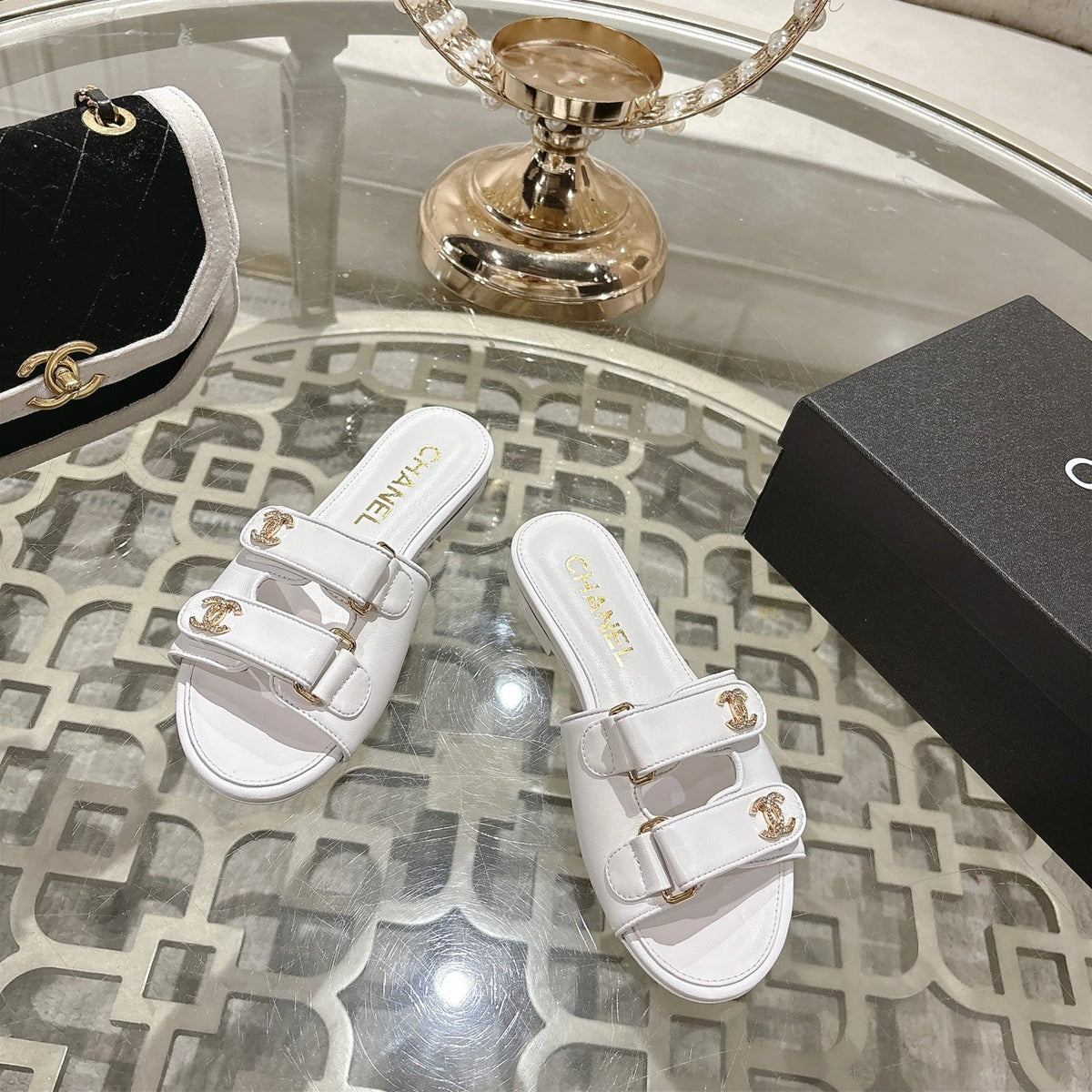 CC 26s Buckle Sandals White Sheepskin 627076