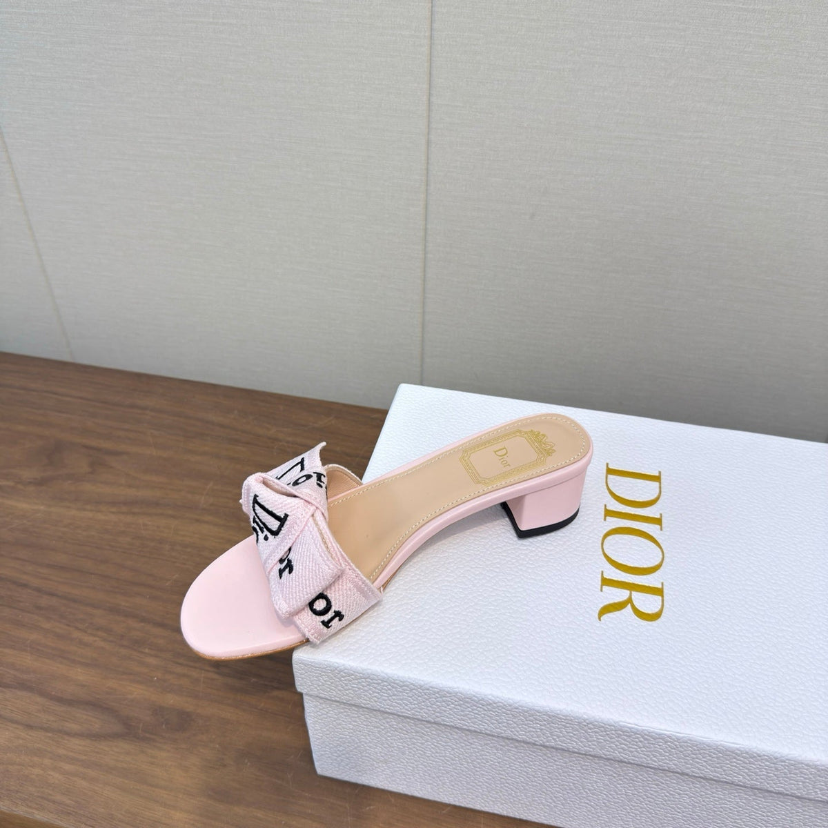 CD 26s J'Adior Chunky Heel 4.5cm Light Pink Canvas Lambskin 922454