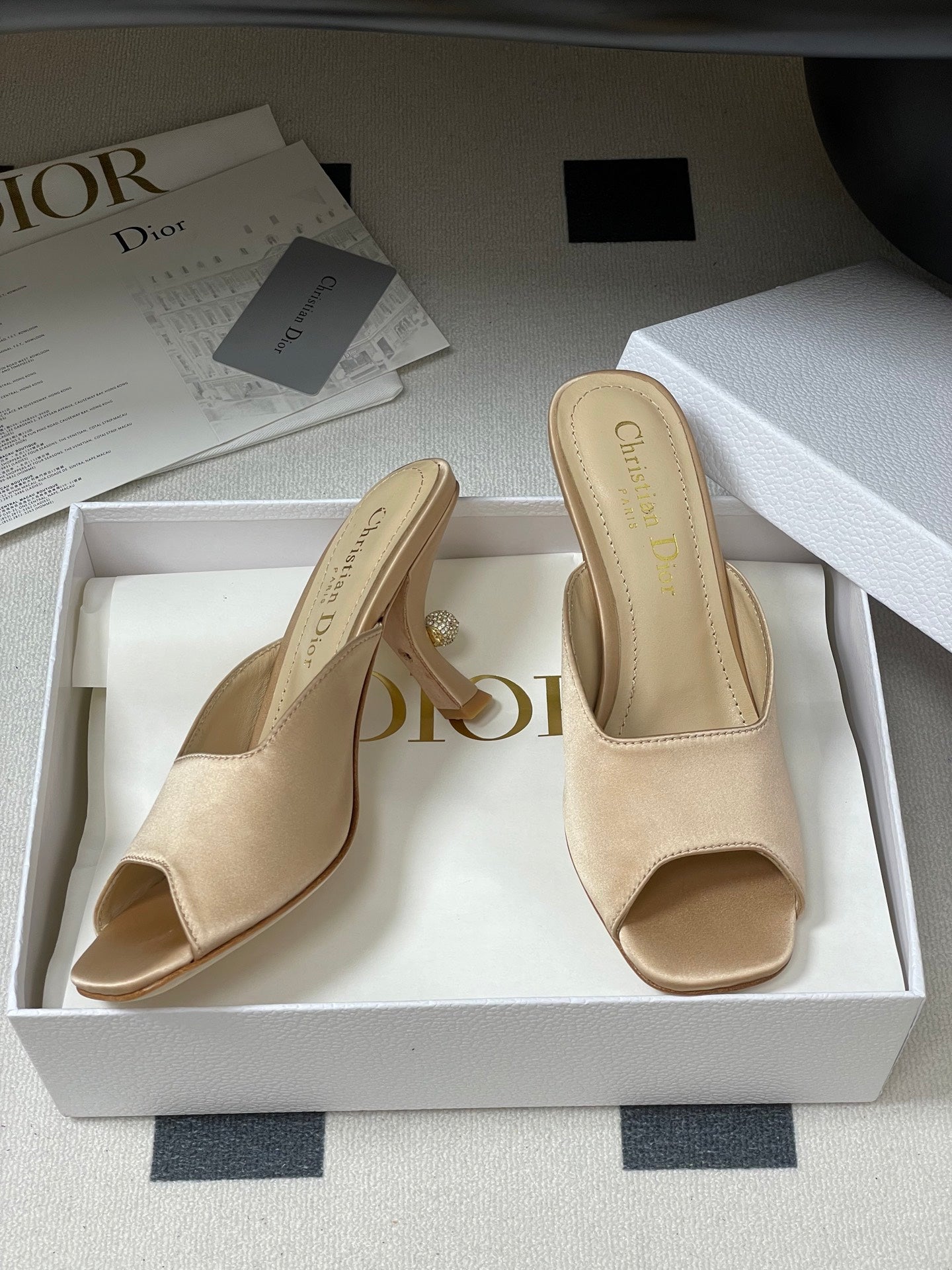 CD Tribales Heeled Black 8cm Beige Satin 676350