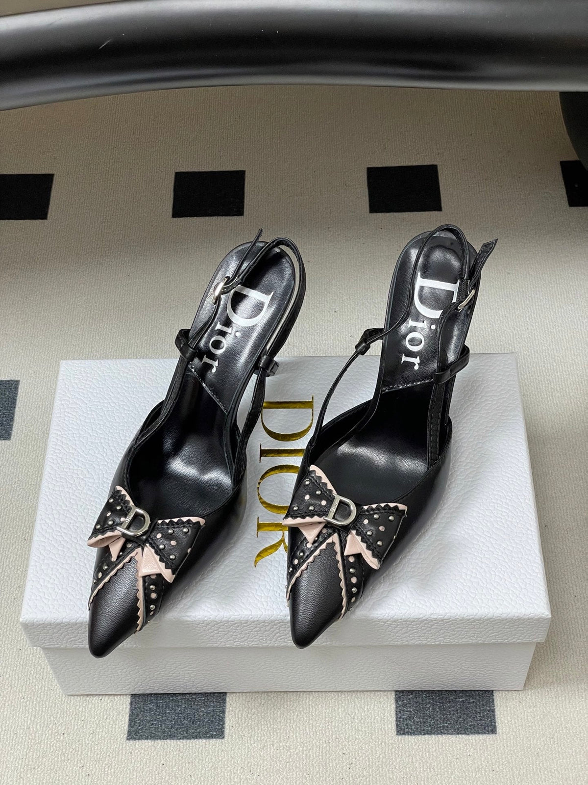 CD 26 D'Trick Slingback Heels 10cm Black Bow Detail Sheepskin 632583