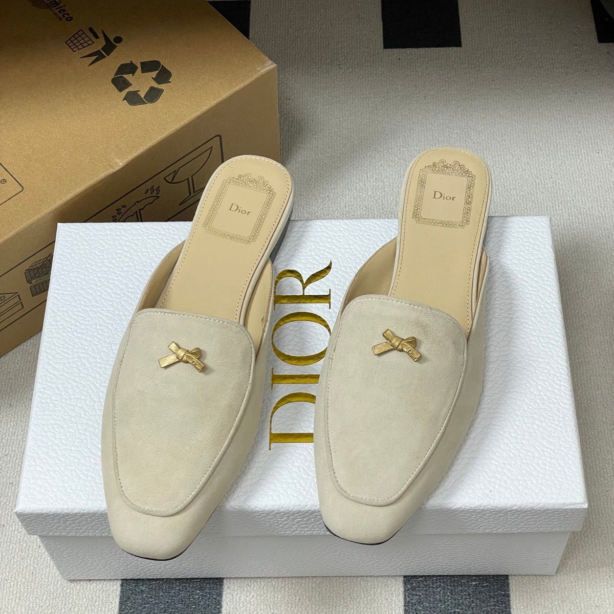 CD 26 Baby Bow Flat Mule Rope Beige Cowhide Sheepskin Suede 632594