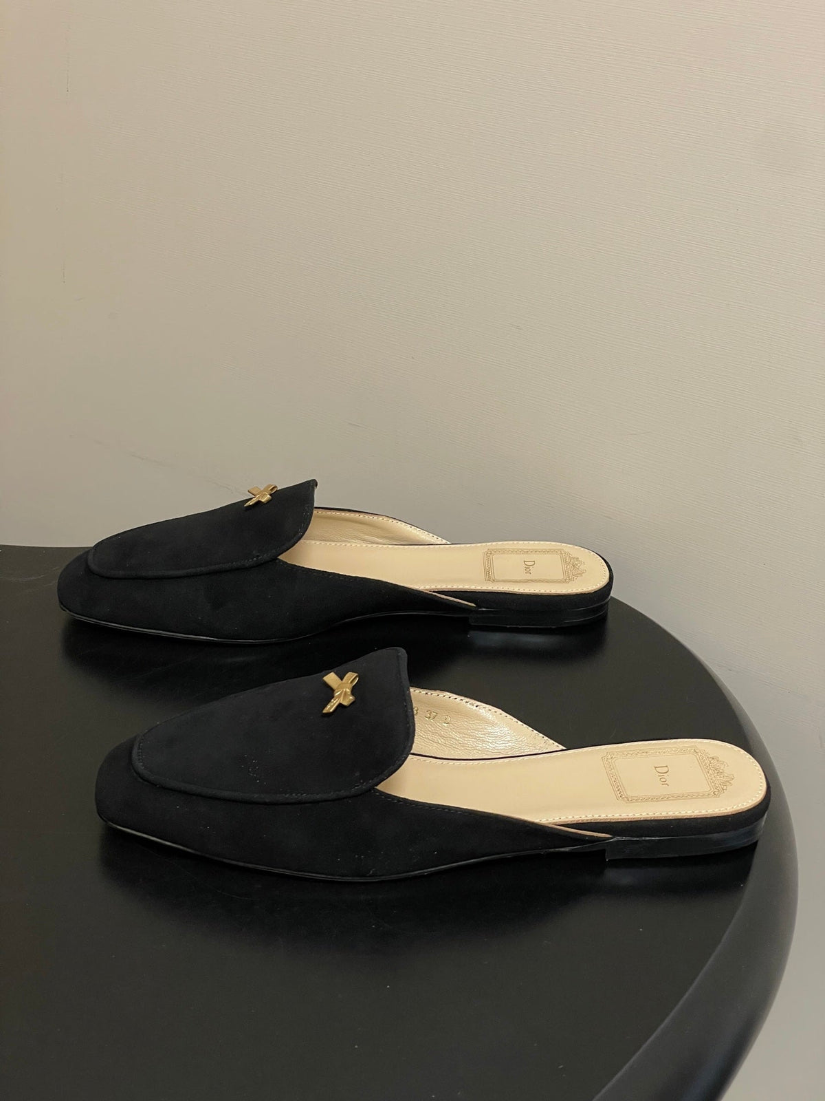 CD 26 Baby Bow Flat Mule Black Cowhide Sheepskin Suede 632595