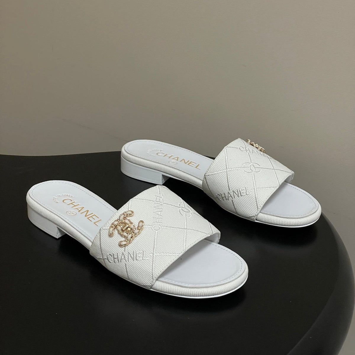 CC 26s Flat Sandals White Canvas Sheepskin Double C 649510
