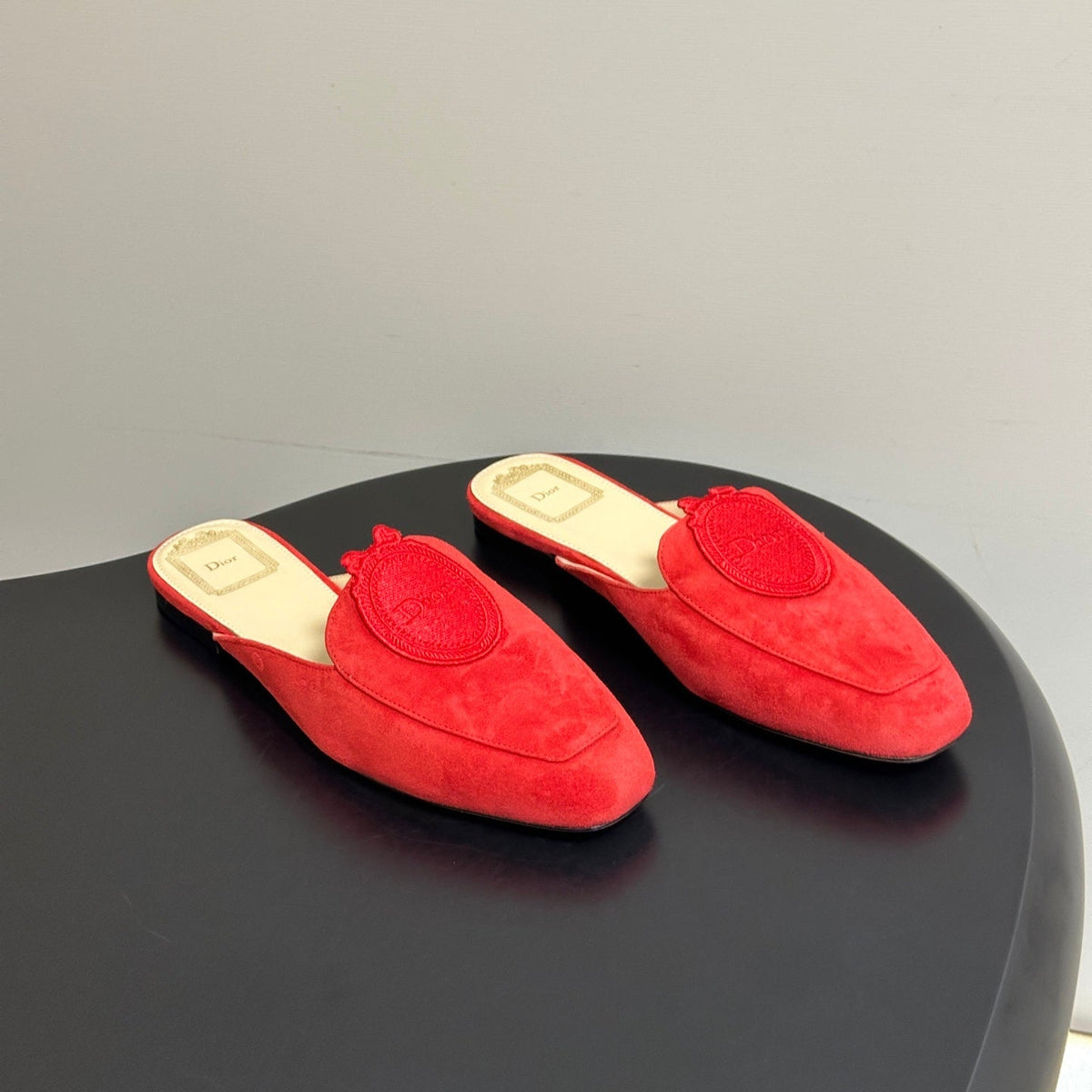 CD Médaillon Mule Red Suede 834912