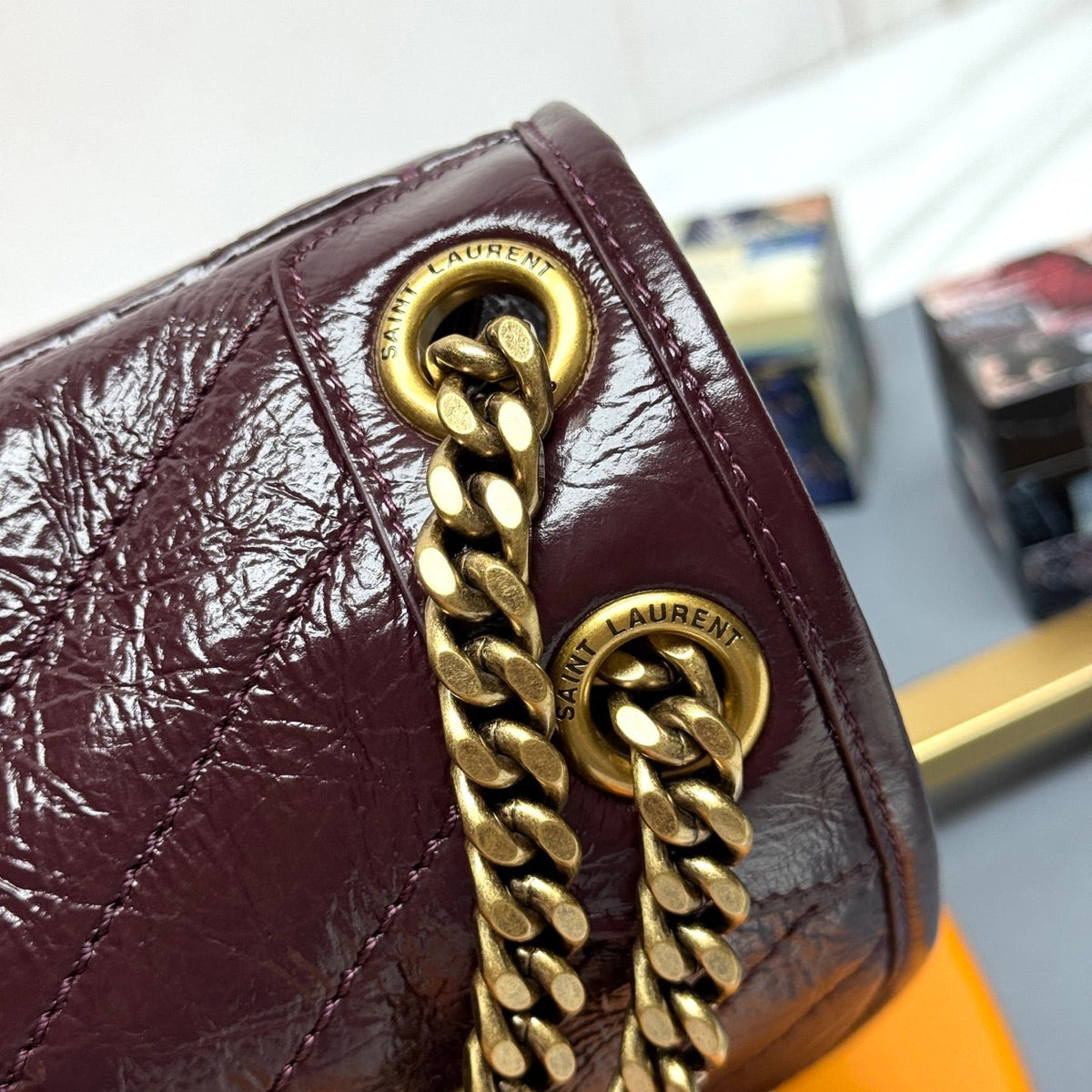 Niki Baby Shoulder Bag 28cm Burgundy Glossy Leather 285484
