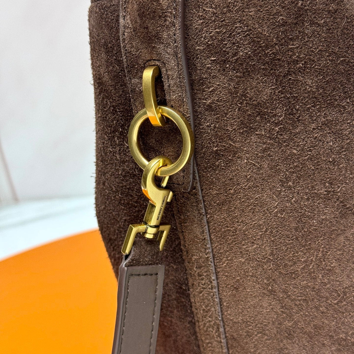 YSL Le 5 À 7 Bucket Bag 26cm Brown in Suede 285618