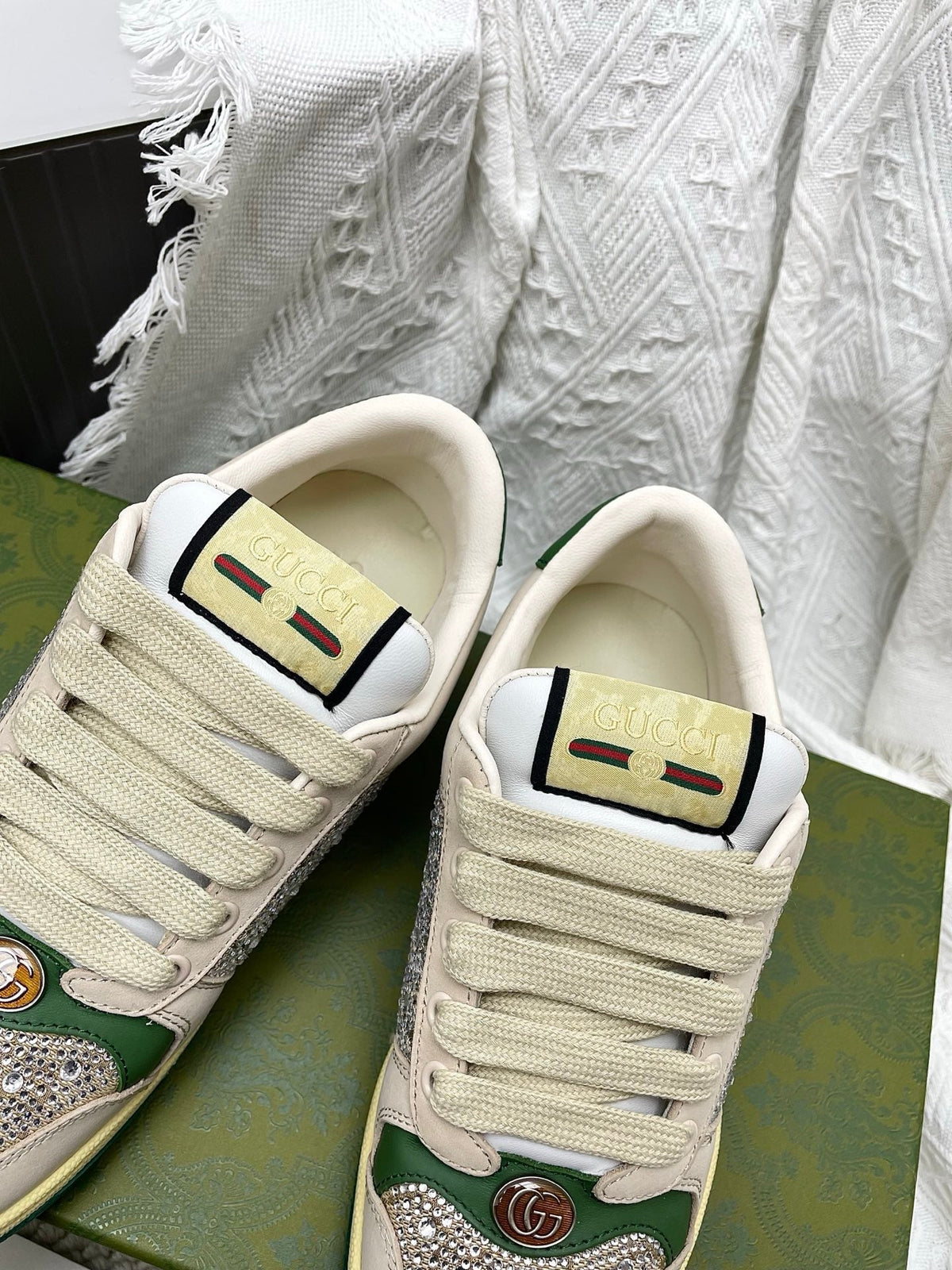 GG Women's Crystal Screener Sneaker Ivory Teal Green Leather 611295