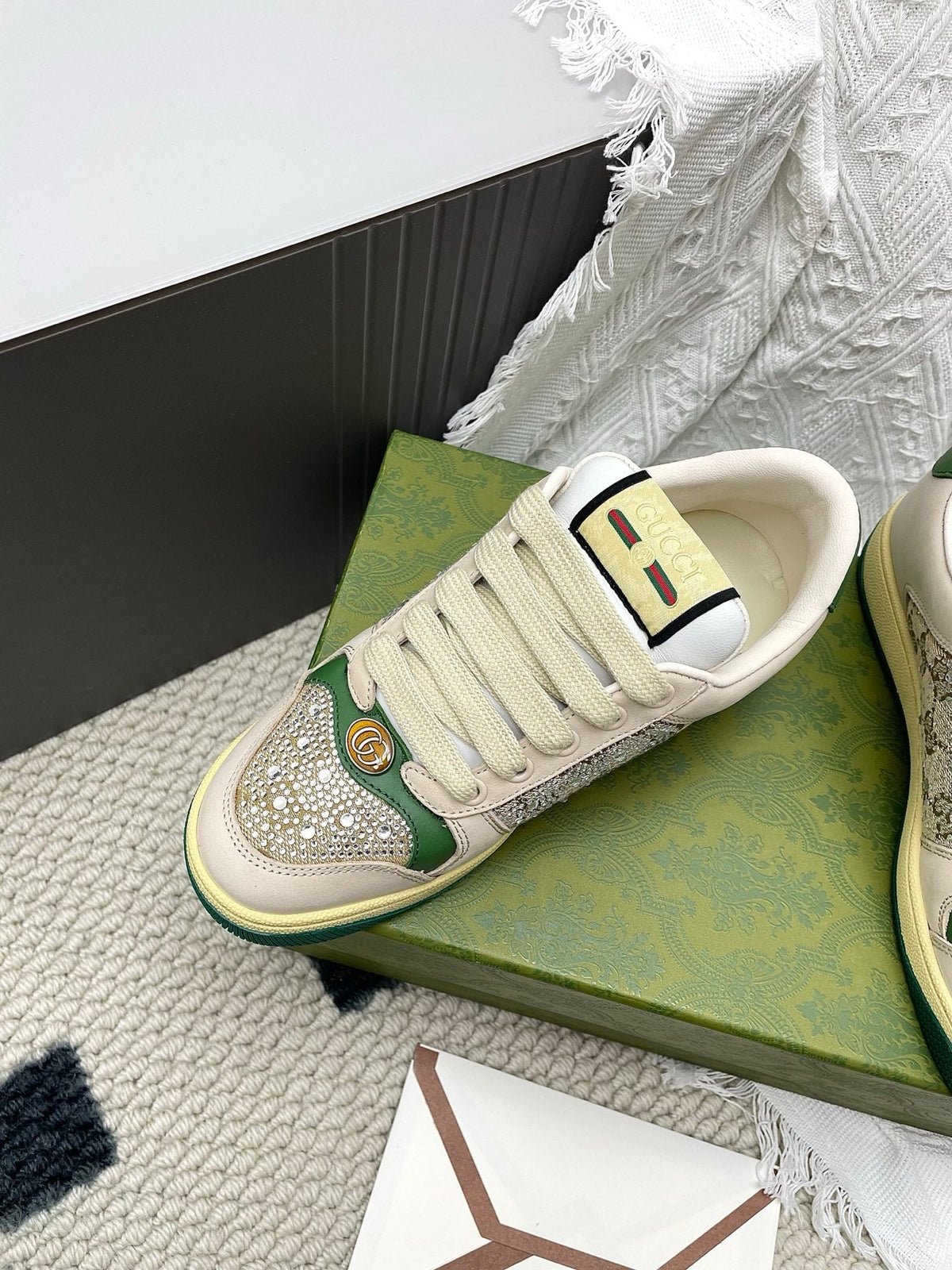 GG Women's Crystal Screener Sneaker Ivory Teal Green Leather 611295