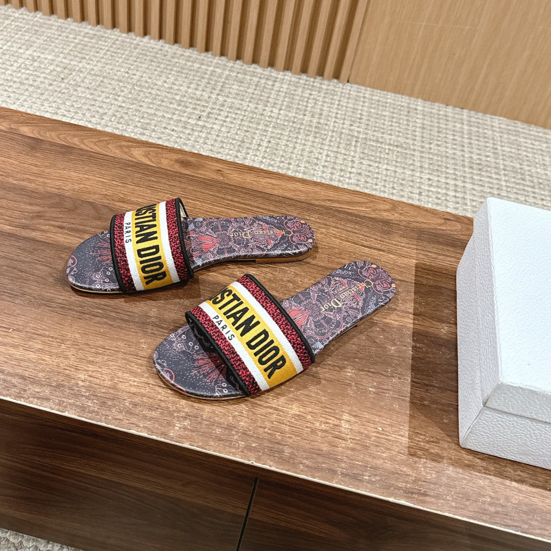 CD 26s Slide Sandals In Multicolor Toile Print Logo