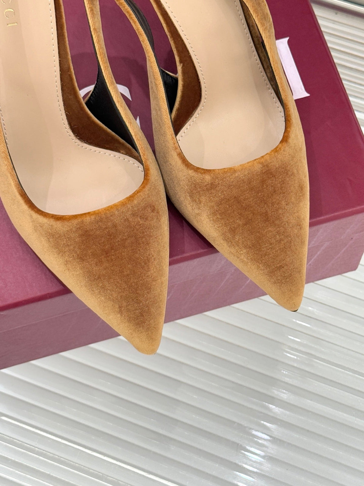 GG 26 Signoria Slingback Pumps 10.5cm Brown Wood Suede 632526