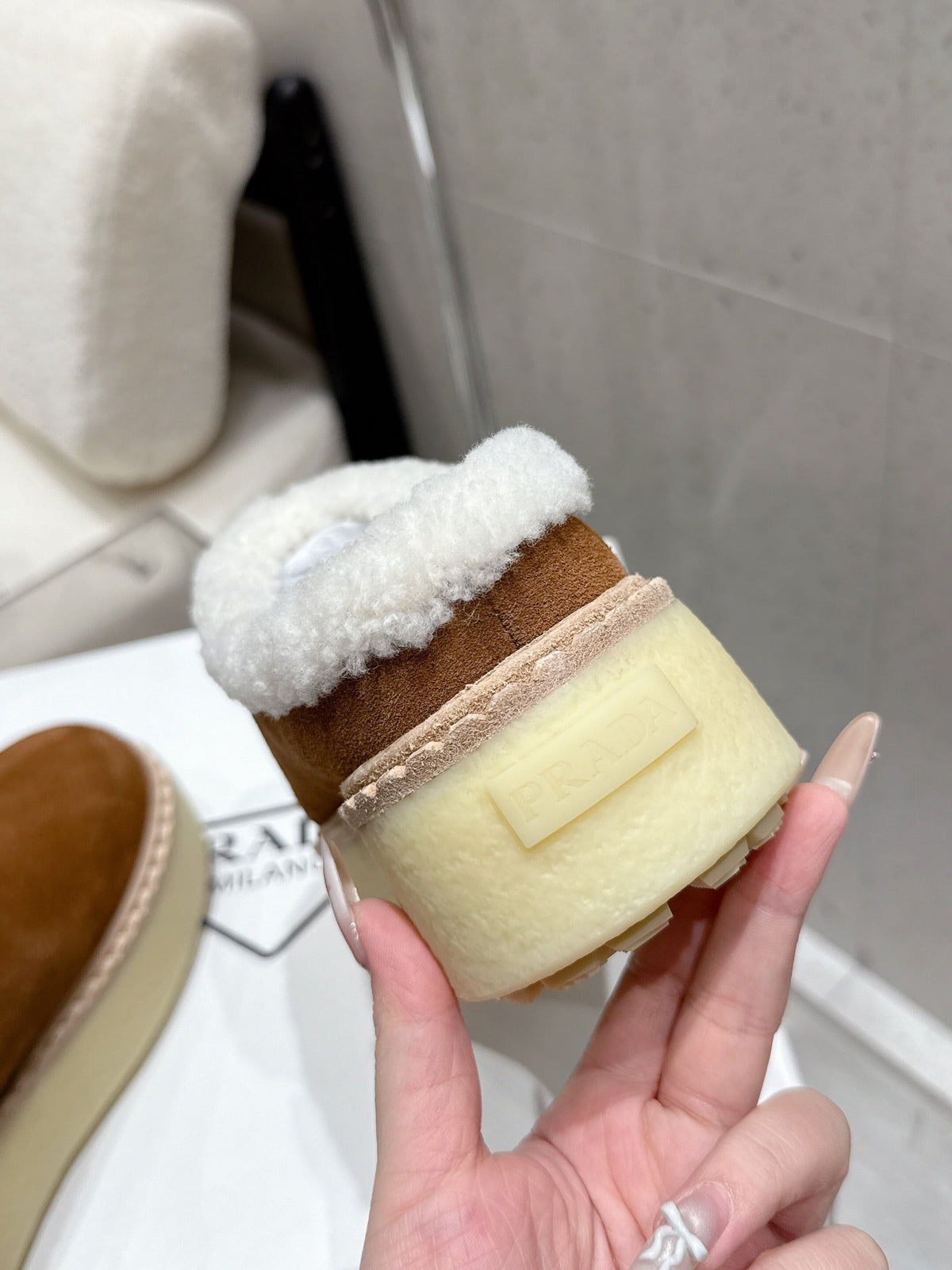 Pra 2025 Fur Mule Brown White Suede Wool 554327